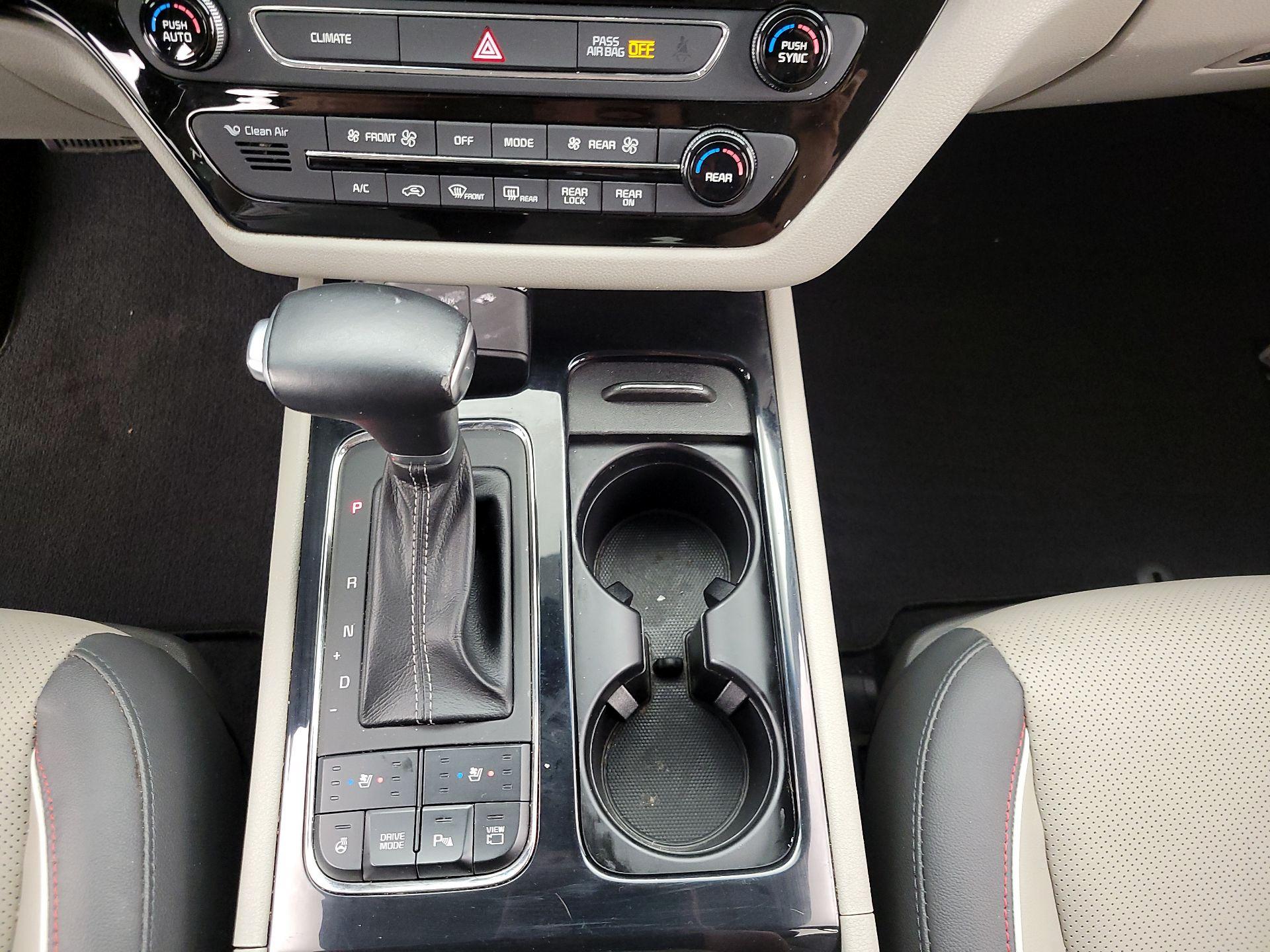 Thumbnail: 2018 Kia Sedona - 18