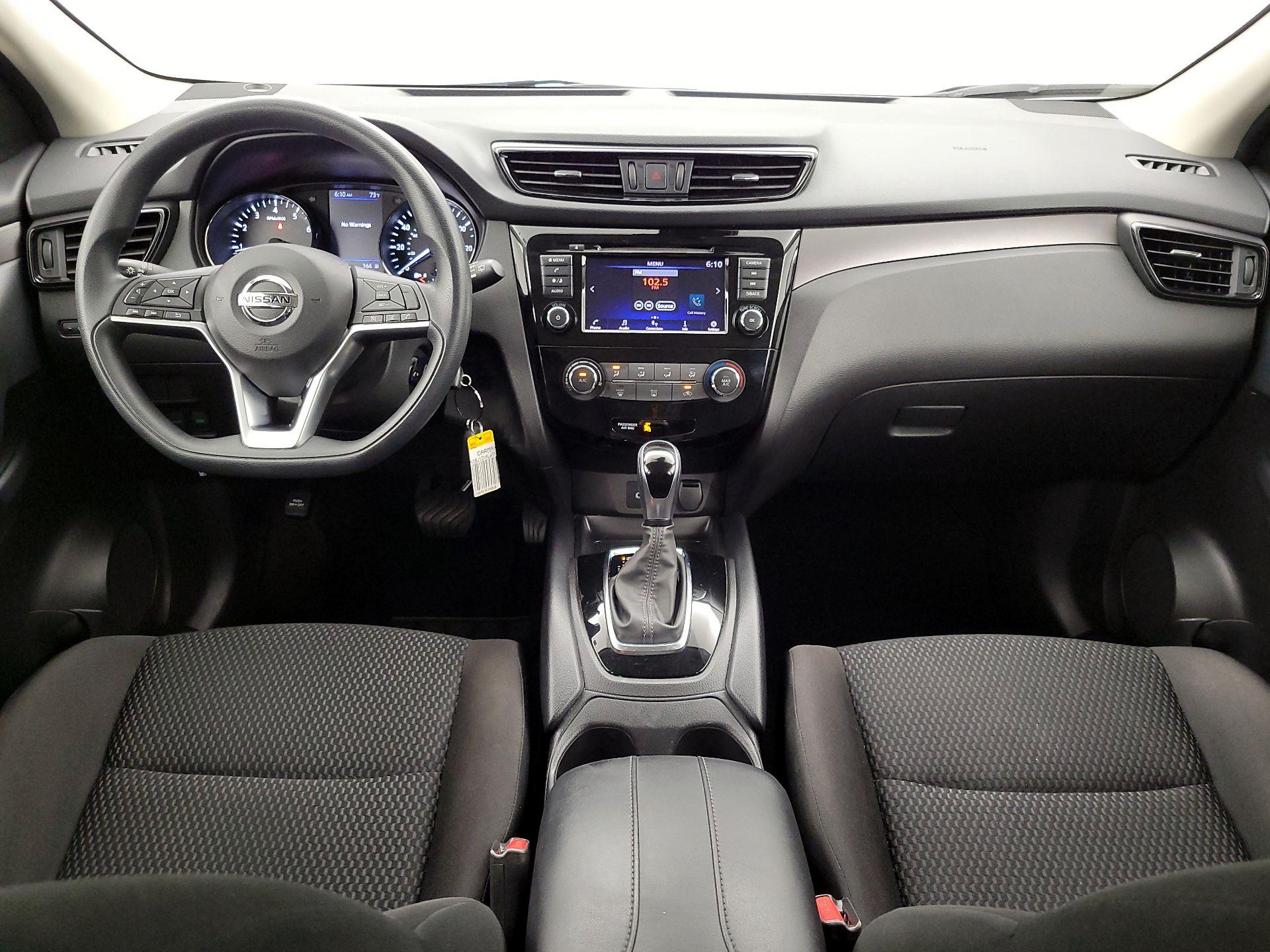 Thumbnail: 2020 Nissan Rogue Sport - 9