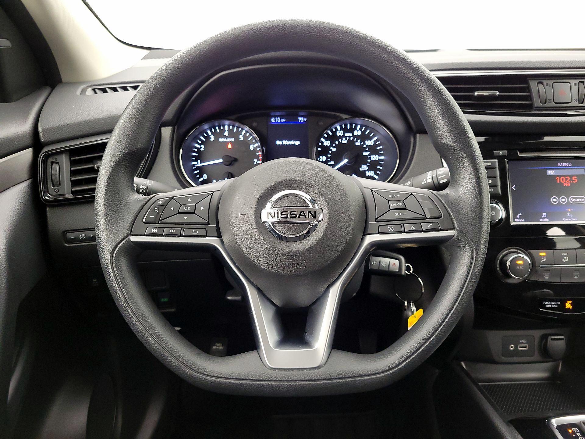 Thumbnail: 2020 Nissan Rogue Sport - 10