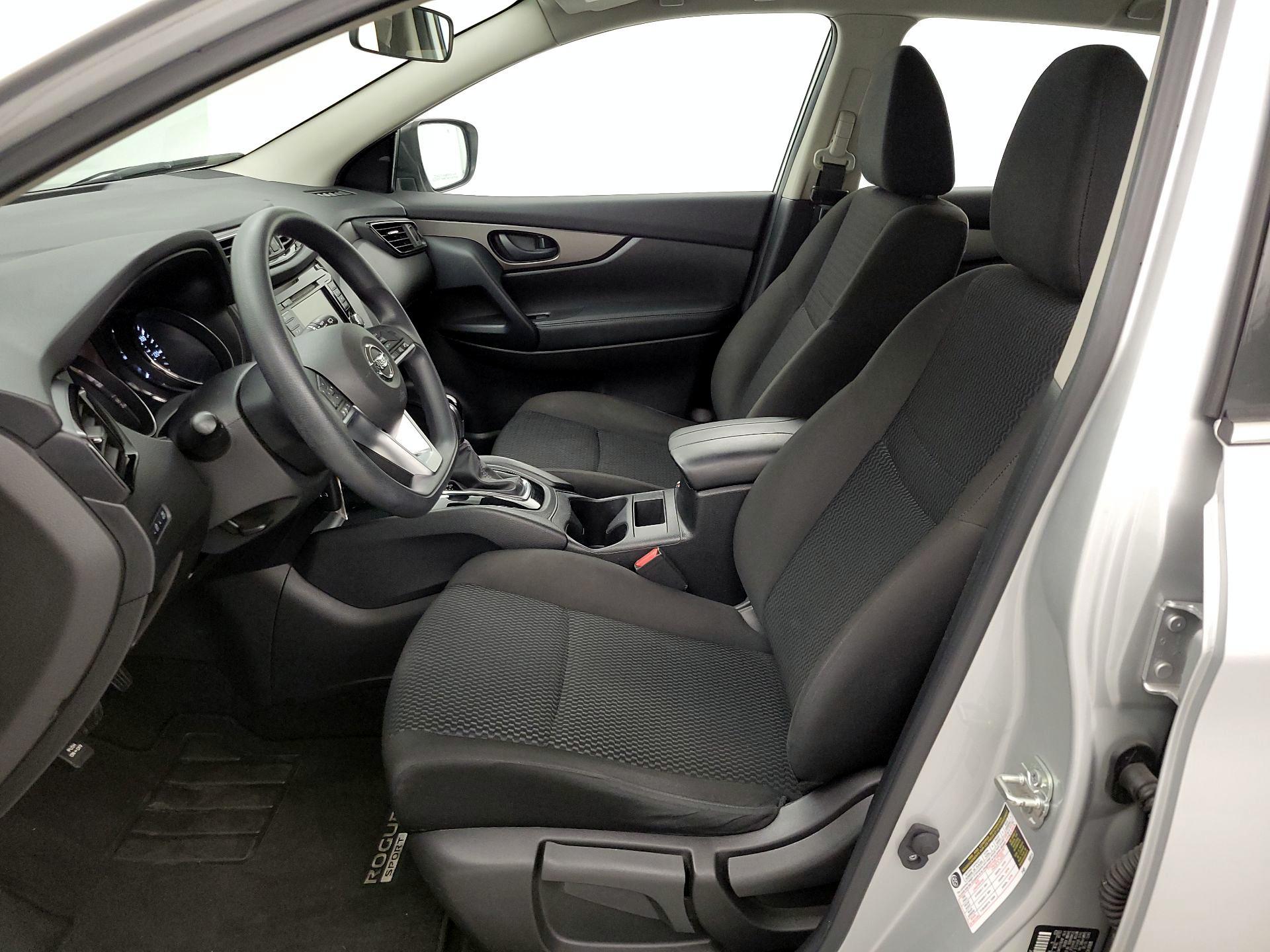 Thumbnail: 2020 Nissan Rogue Sport - 11