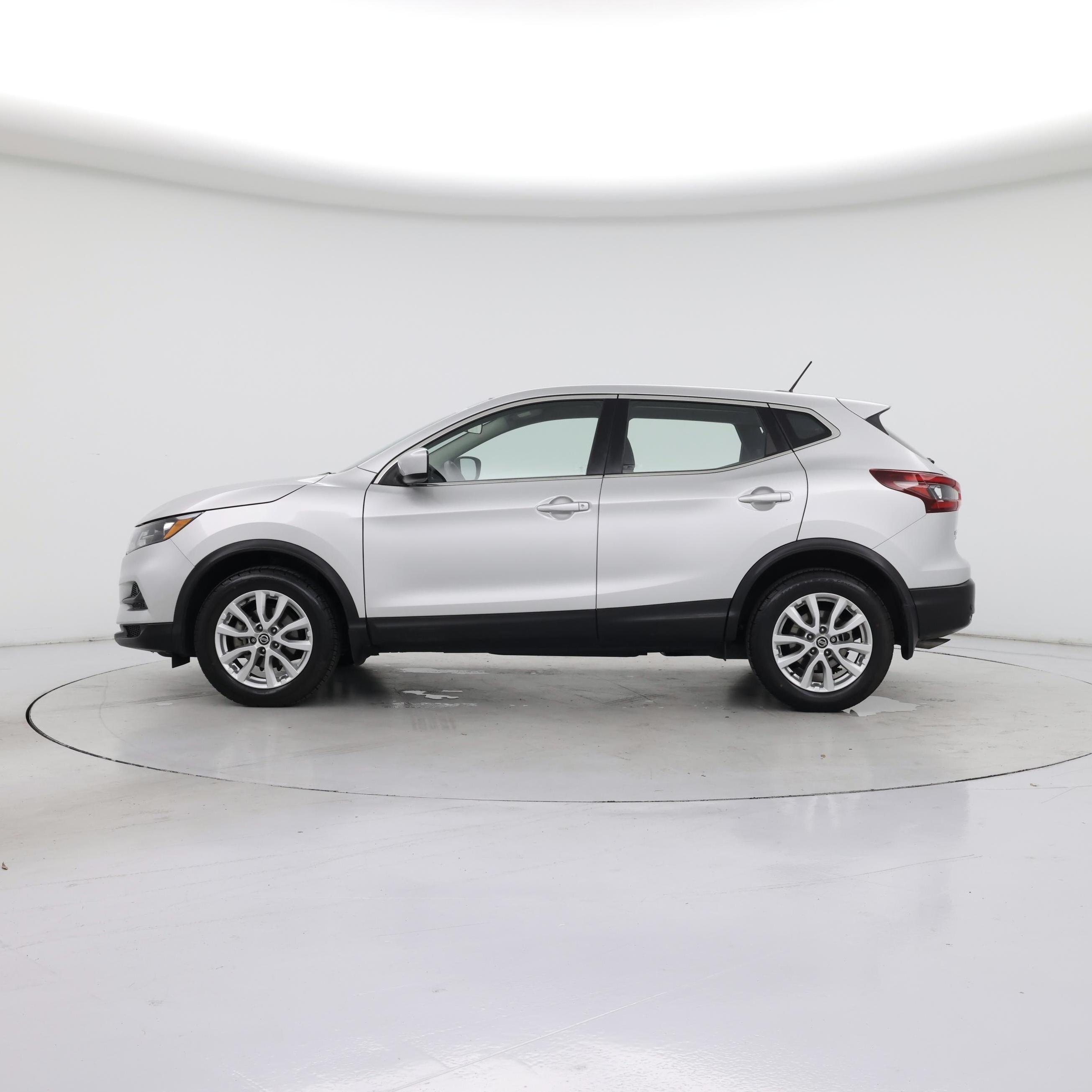 Thumbnail: 2020 Nissan Rogue Sport - 3