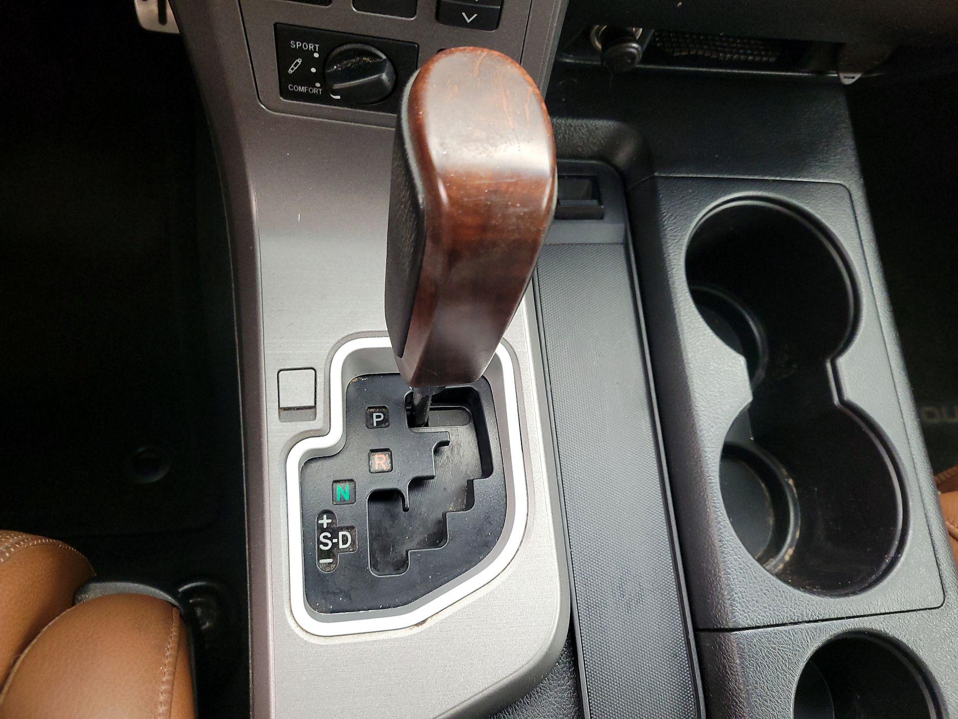 Thumbnail: 2016 Toyota Sequoia - 17