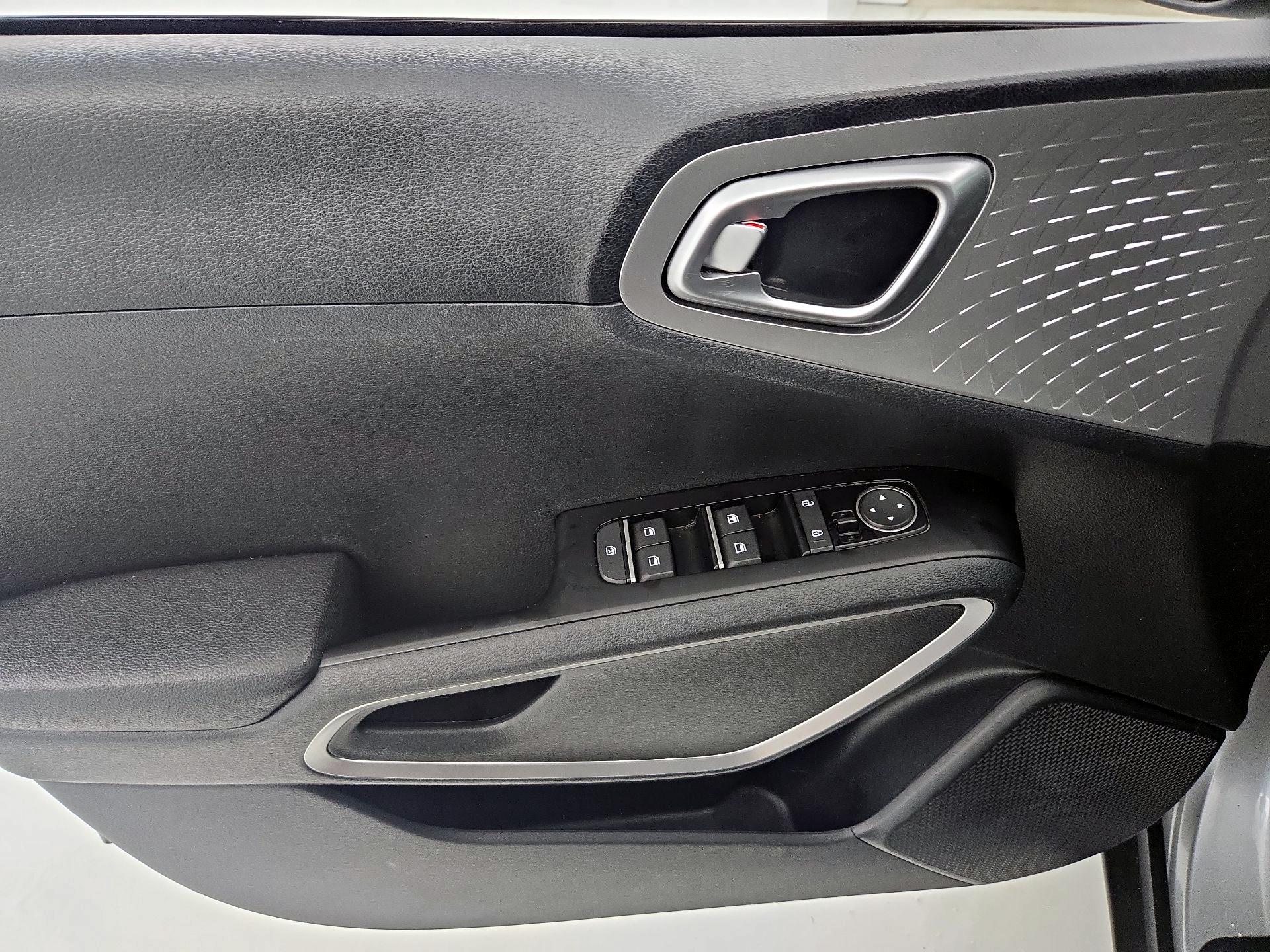 Thumbnail: 2023 Kia Soul - 12