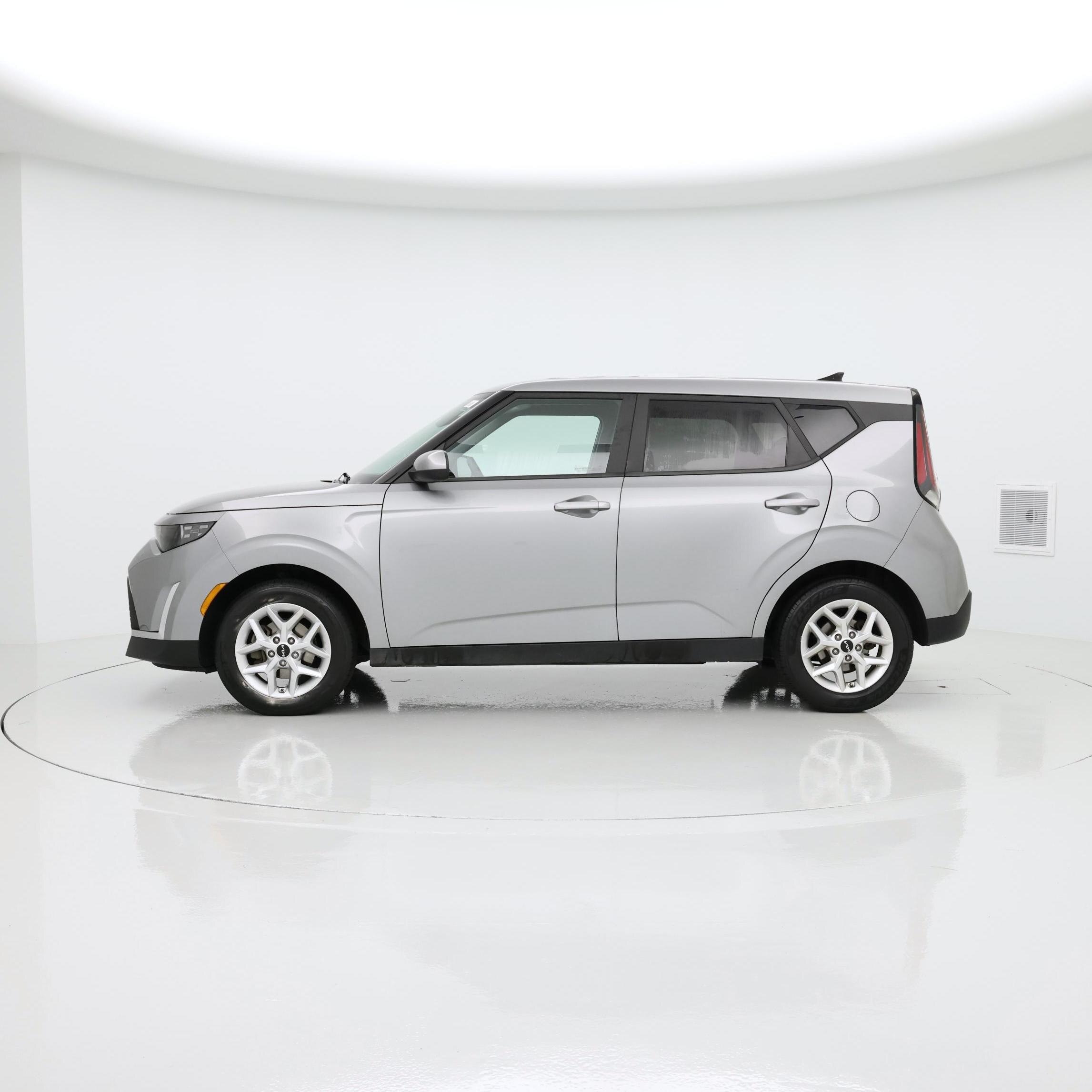 Thumbnail: 2023 Kia Soul - 3