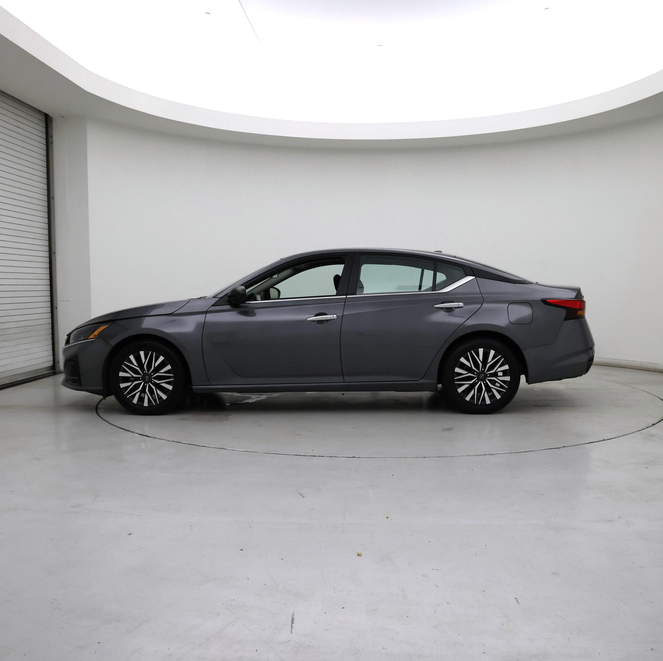 Thumbnail: 2024 Nissan Altima - 3