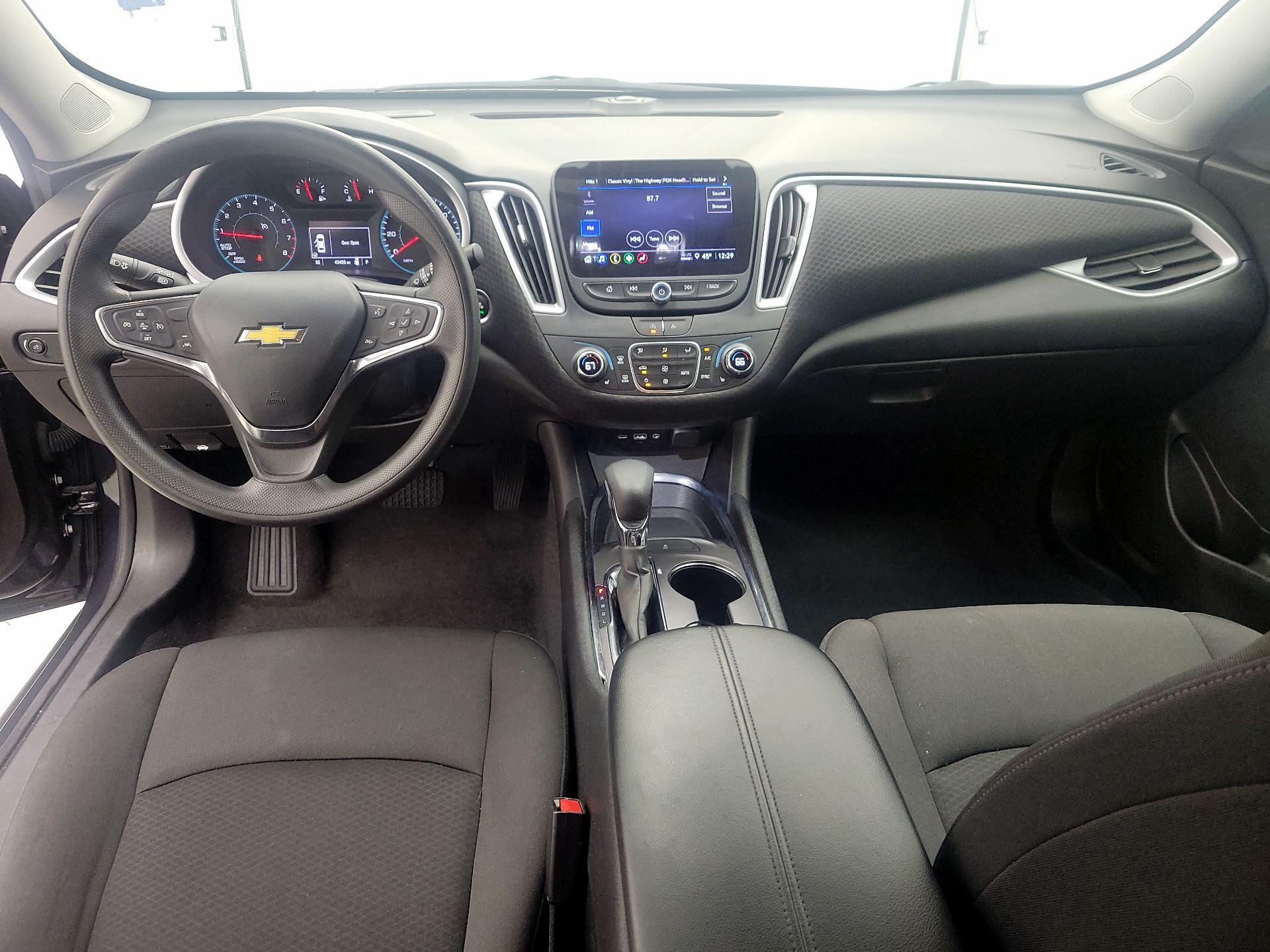 Thumbnail: 2023 Chevrolet Malibu - 9