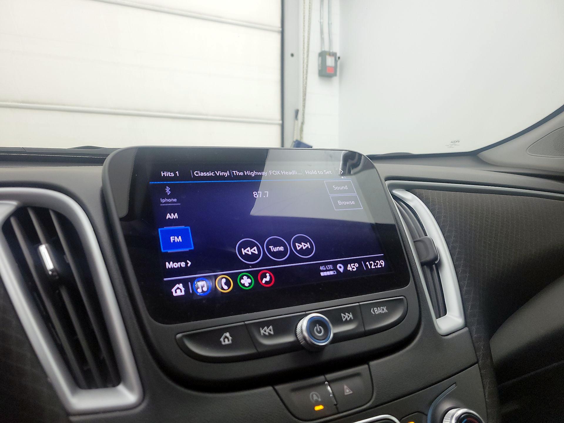 Thumbnail: 2023 Chevrolet Malibu - 14