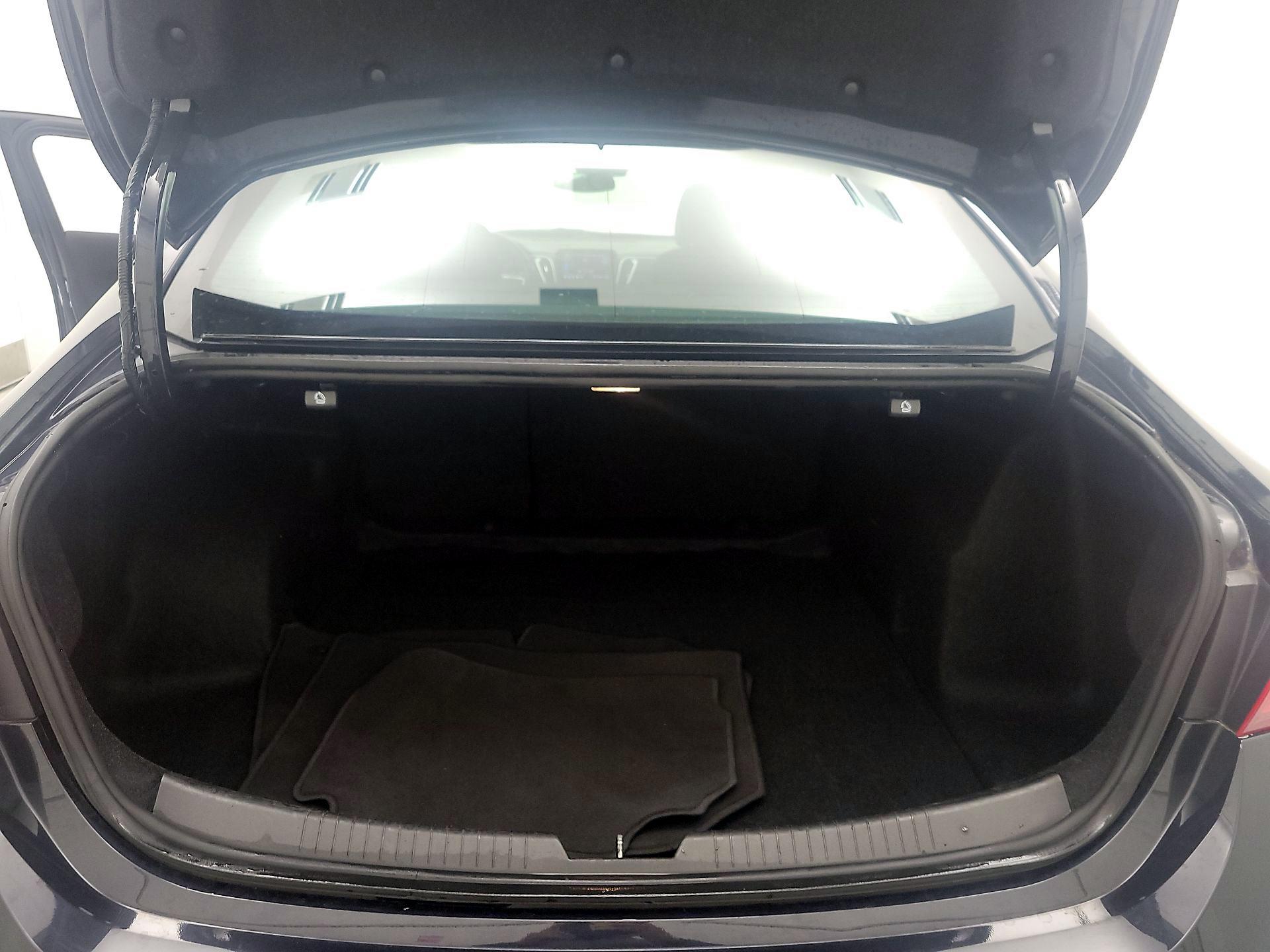 Thumbnail: 2023 Chevrolet Malibu - 18