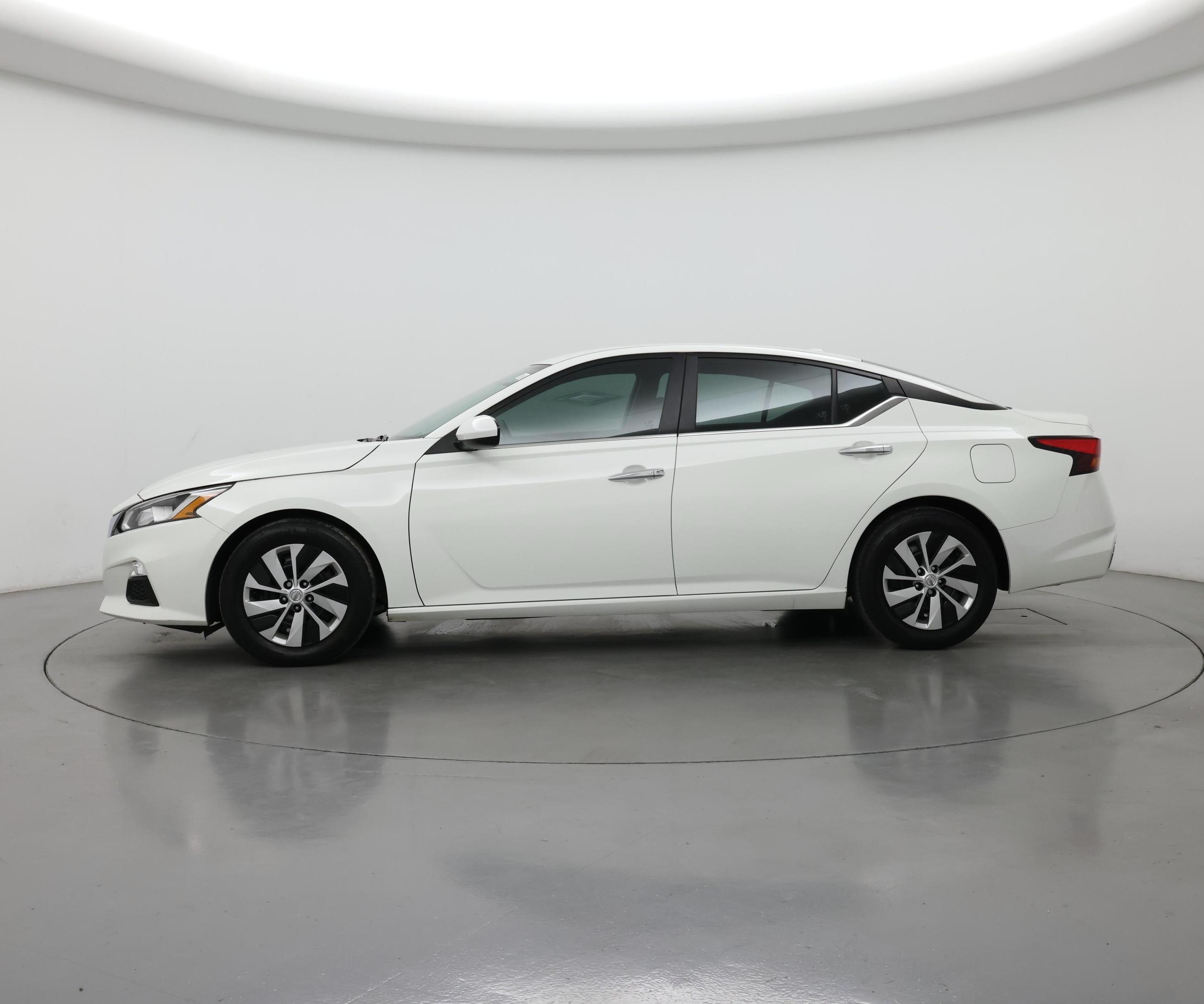 Thumbnail: 2020 Nissan Altima - 3