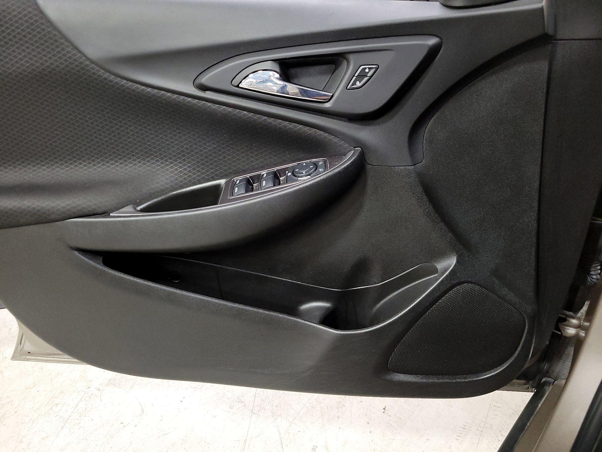 Thumbnail: 2023 Chevrolet Malibu - 12