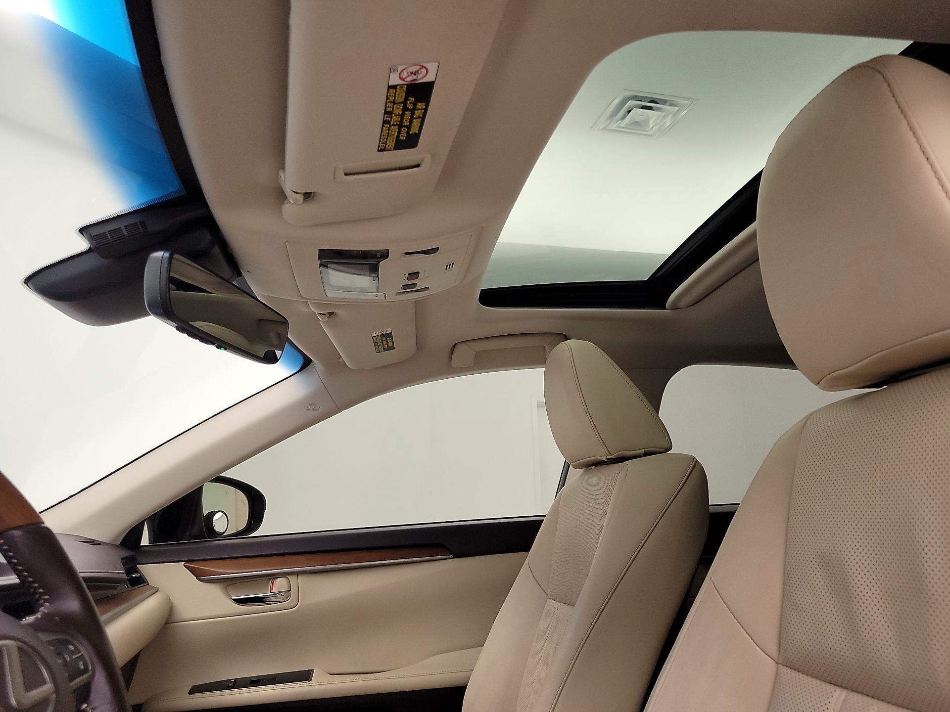 Thumbnail: 2017 Lexus ES - 20