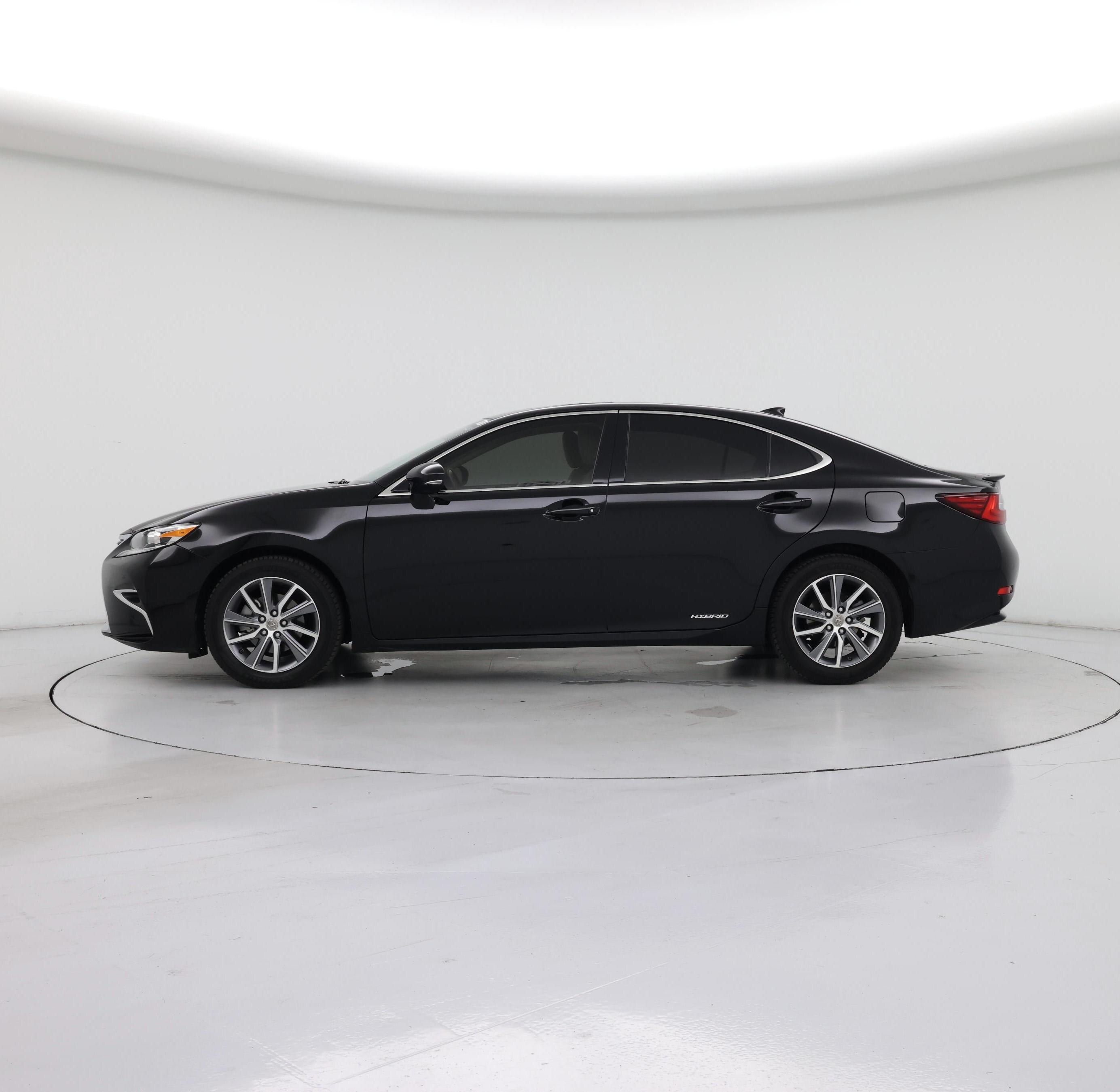 Thumbnail: 2017 Lexus ES - 3