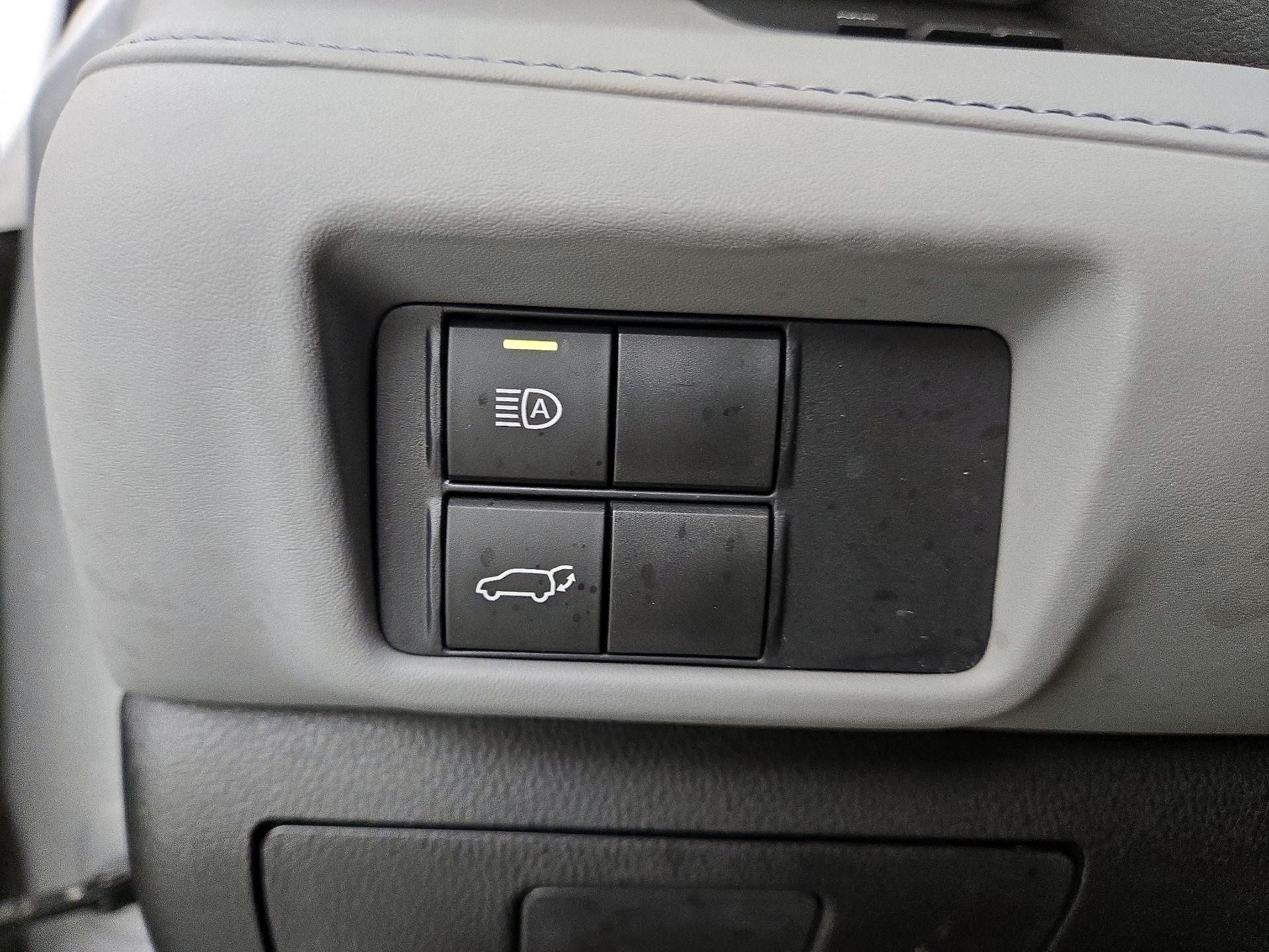 Thumbnail: 2021 Toyota Highlander - 13