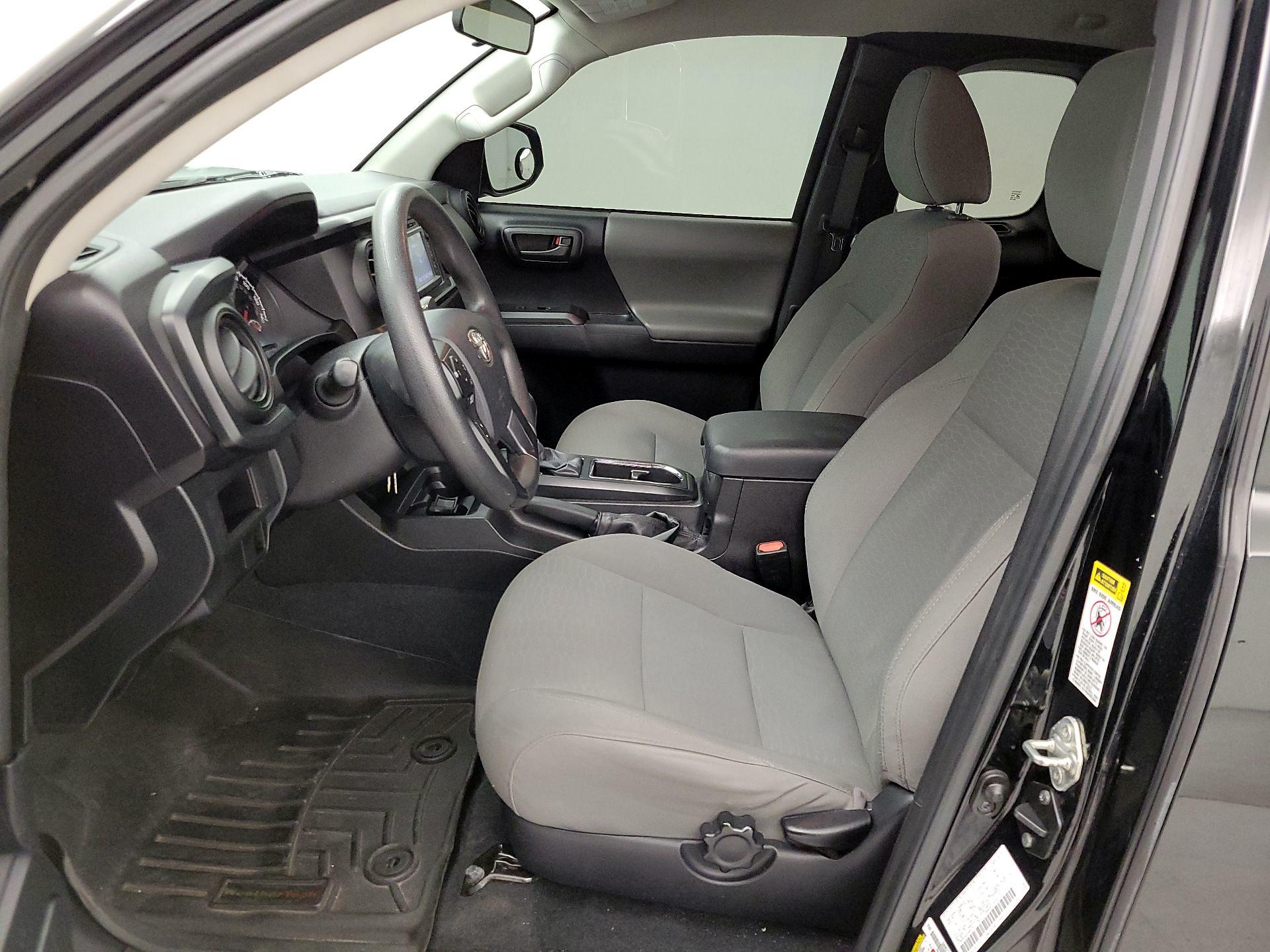 Thumbnail: 2016 Toyota Tacoma - 11