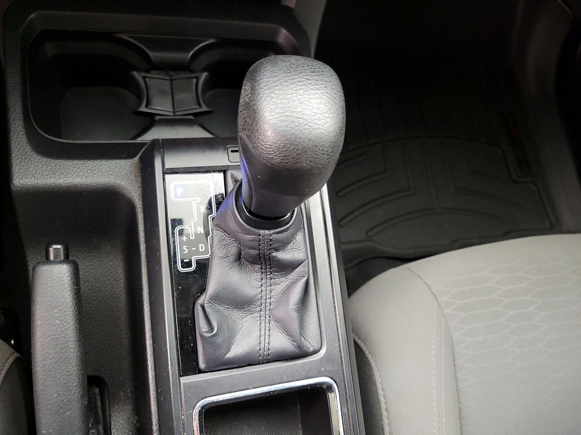 Thumbnail: 2016 Toyota Tacoma - 16