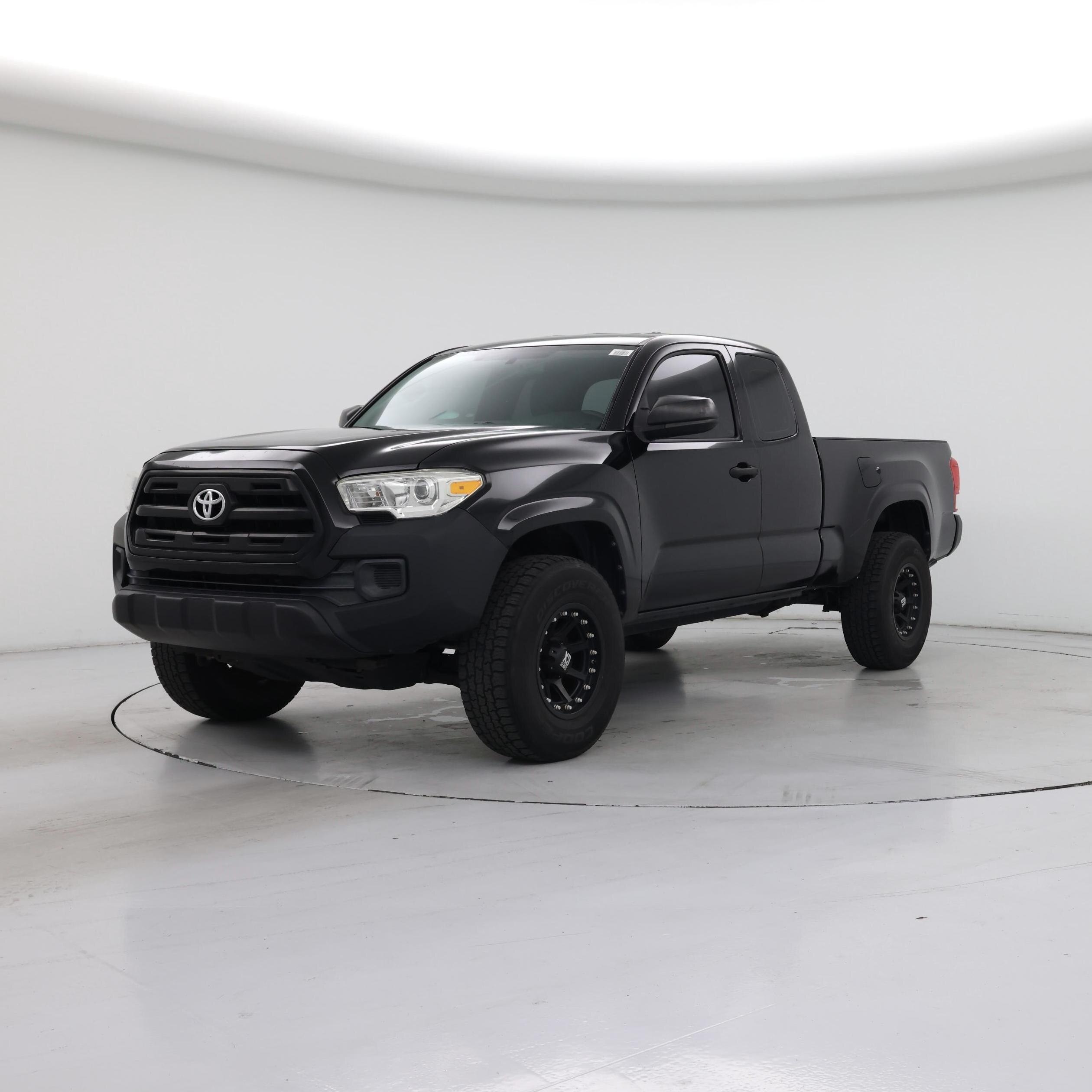 Thumbnail: 2016 Toyota Tacoma - 4