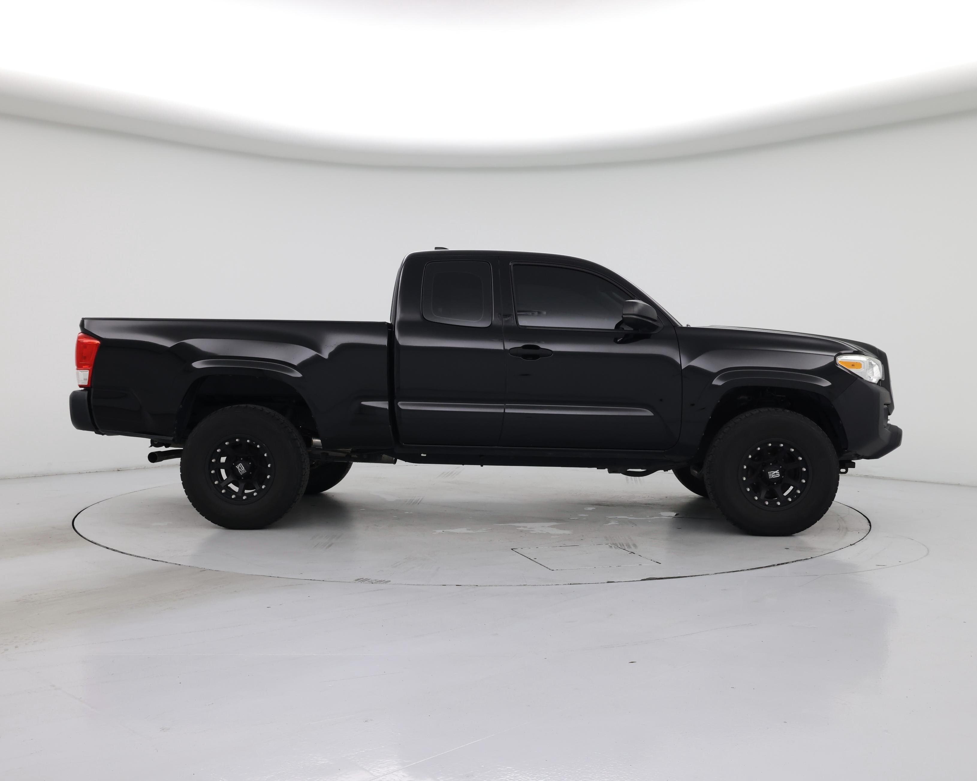 Thumbnail: 2016 Toyota Tacoma - 7