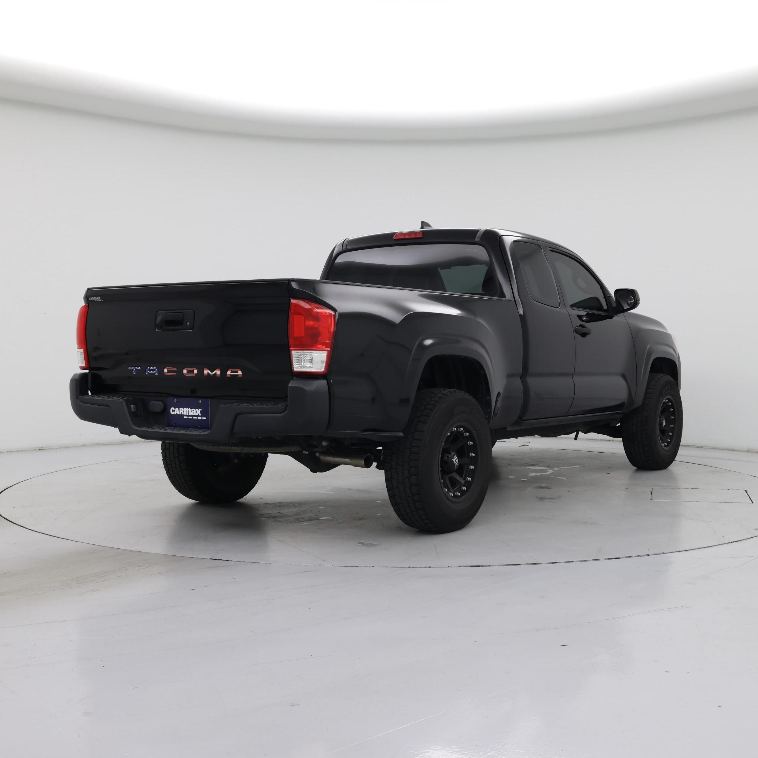 Thumbnail: 2016 Toyota Tacoma - 8