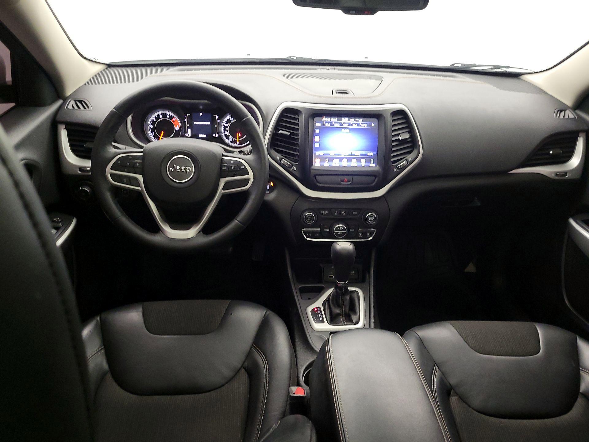 Thumbnail: 2018 Jeep Cherokee - 9