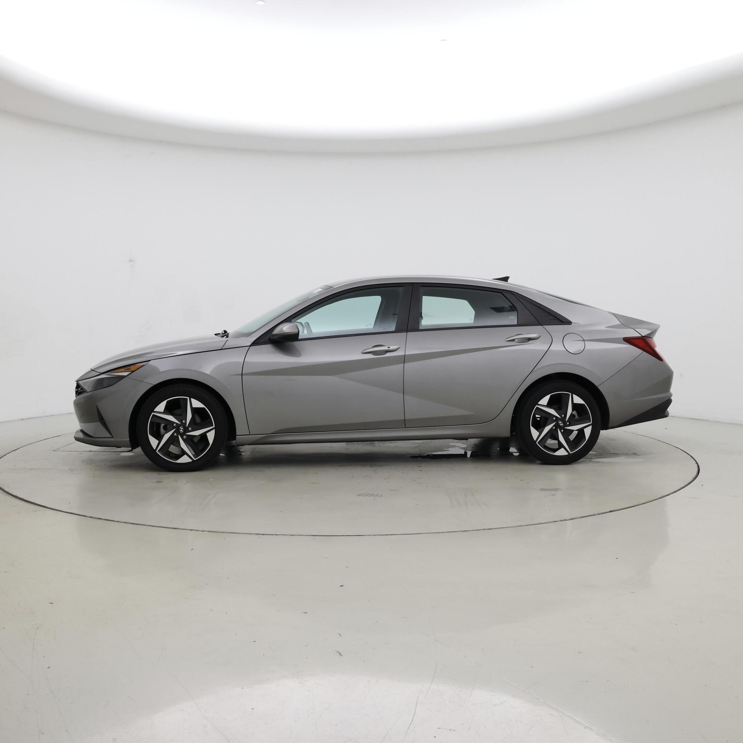 Thumbnail: 2023 Hyundai Elantra - 3