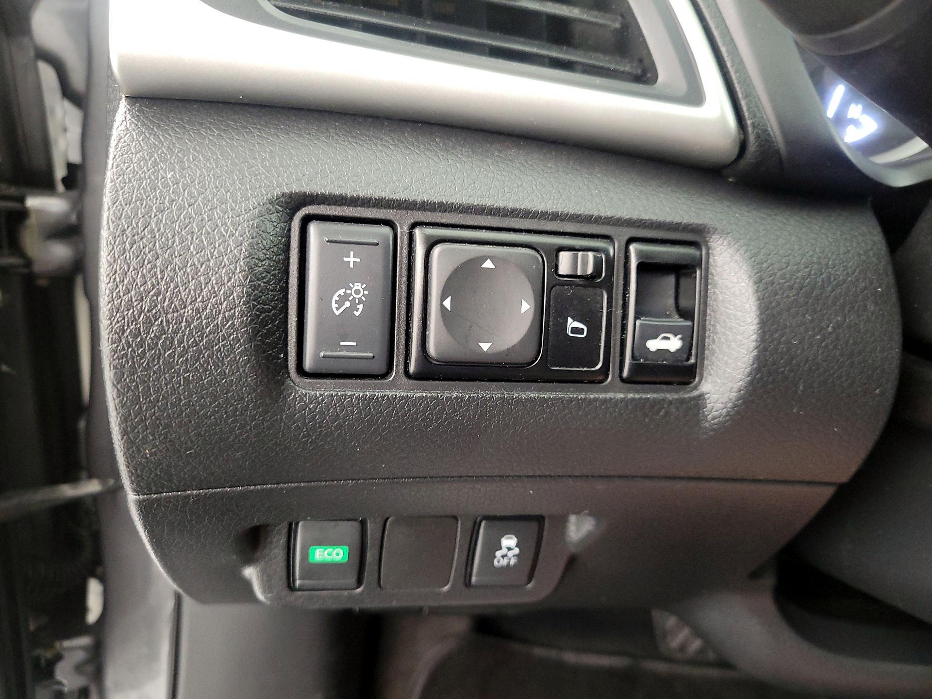 Thumbnail: 2019 Nissan Sentra - 11