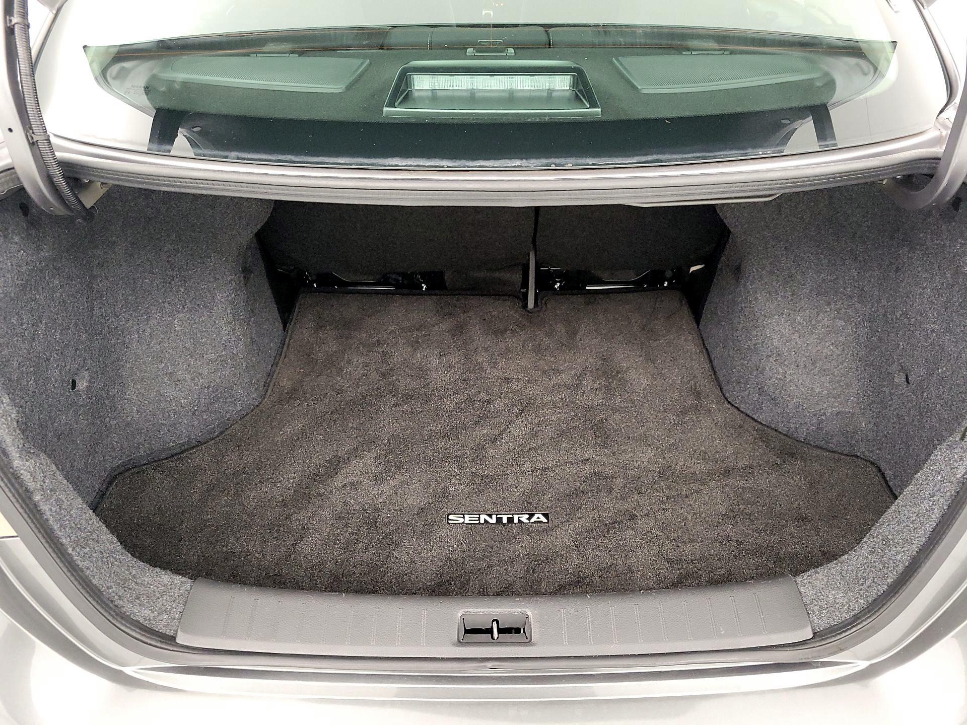 Thumbnail: 2019 Nissan Sentra - 18