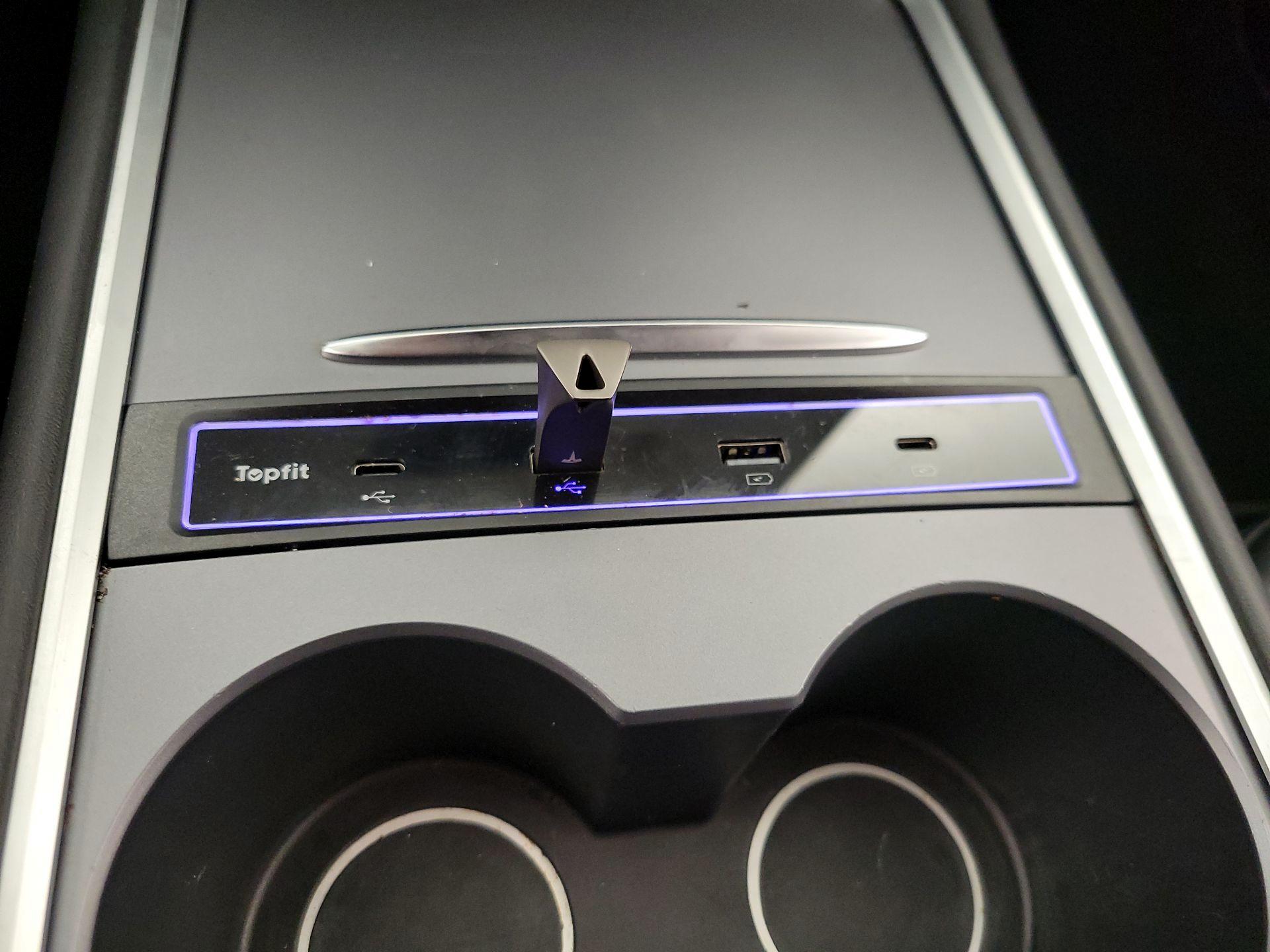 Thumbnail: 2022 Tesla Model 3 - 16