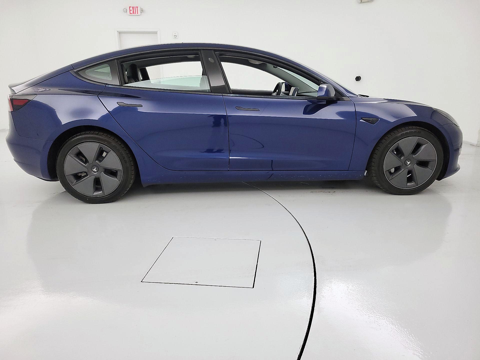 Thumbnail: 2022 Tesla Model 3 - 4