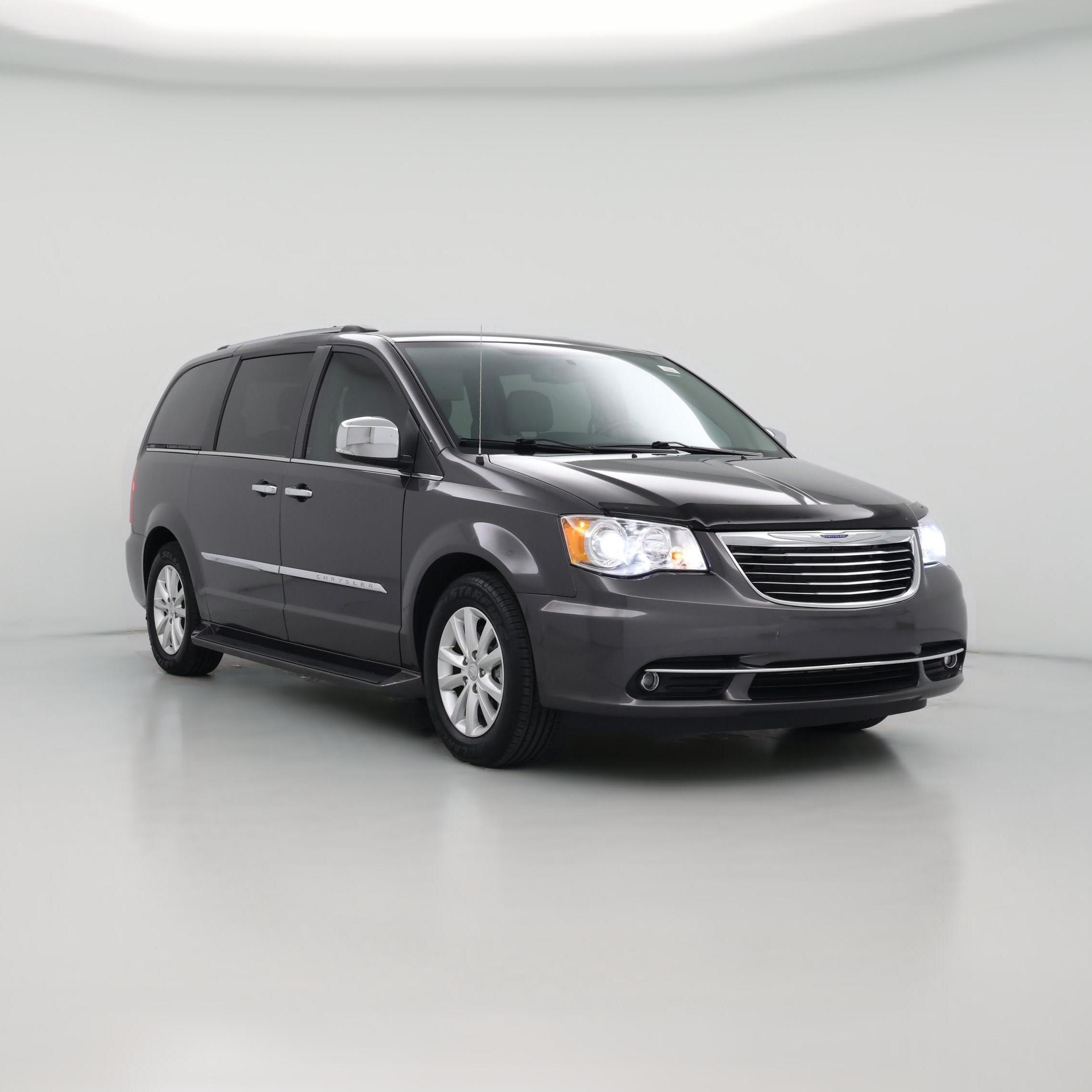 Thumbnail: 2015 Chrysler Town & Country - 1