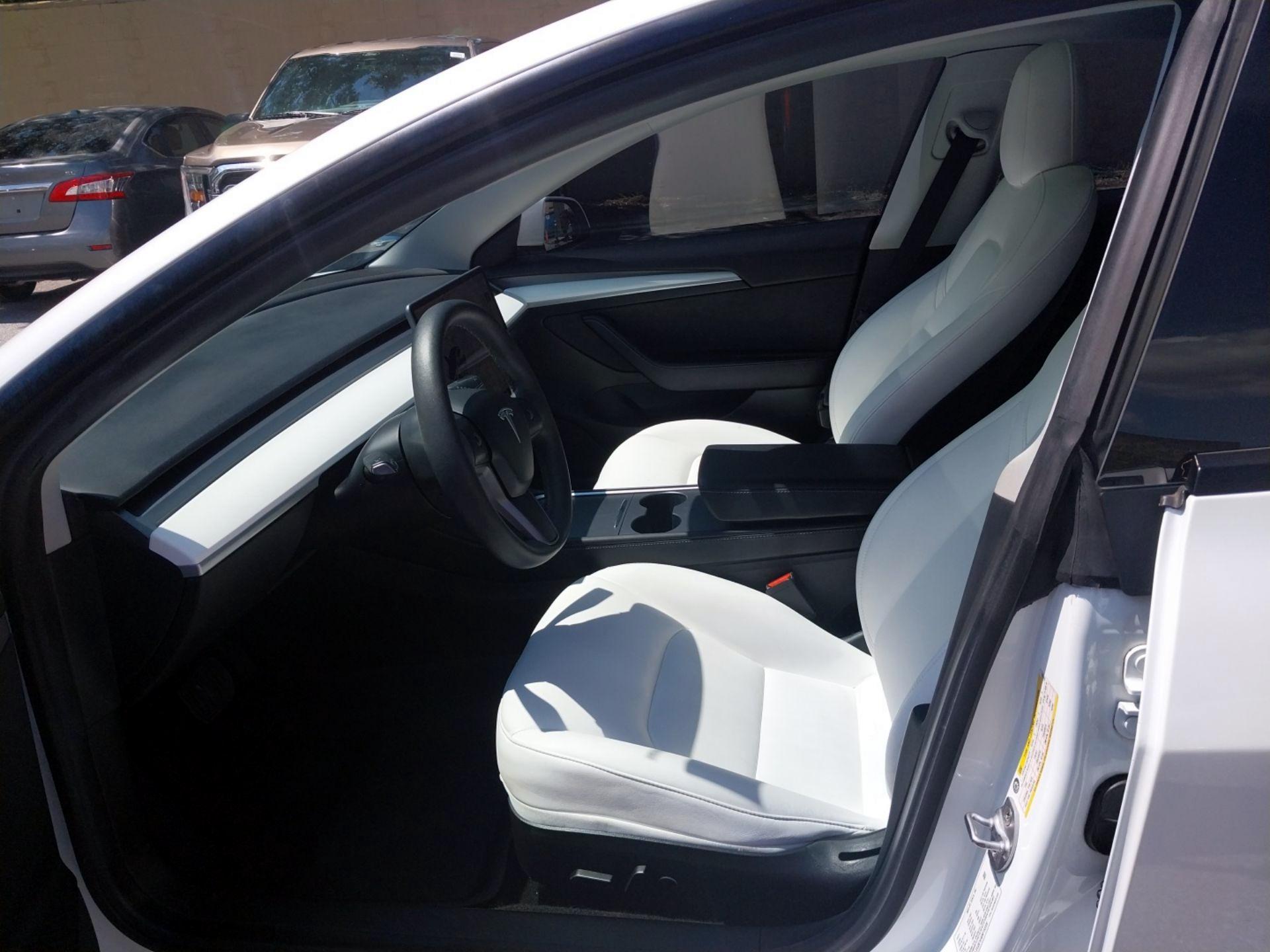 Thumbnail: 2022 Tesla Model 3 - 9