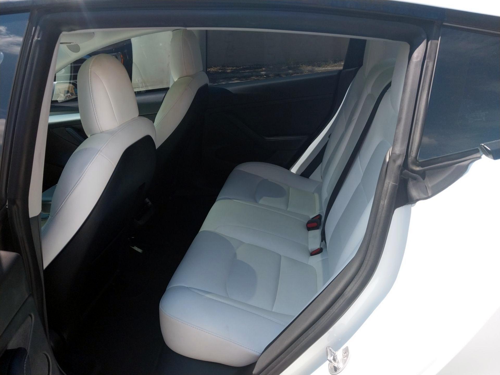 Thumbnail: 2022 Tesla Model 3 - 17