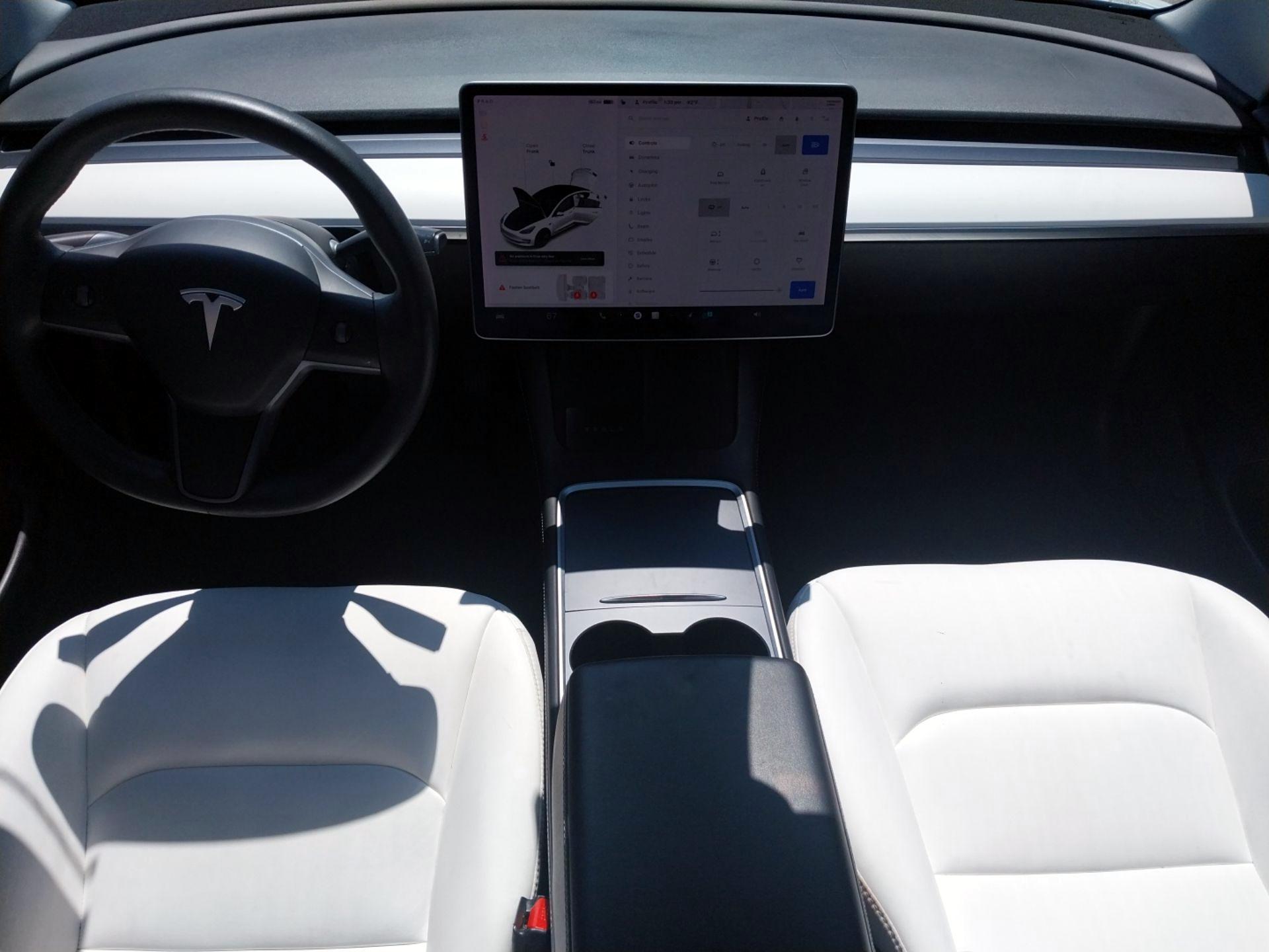 Thumbnail: 2022 Tesla Model 3 - 8