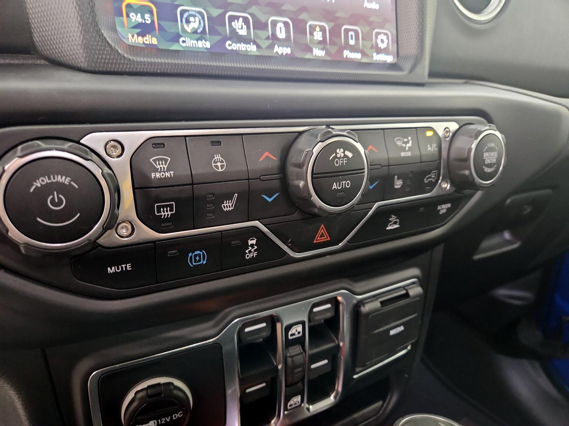 Thumbnail: 2021 Jeep Wrangler - 17