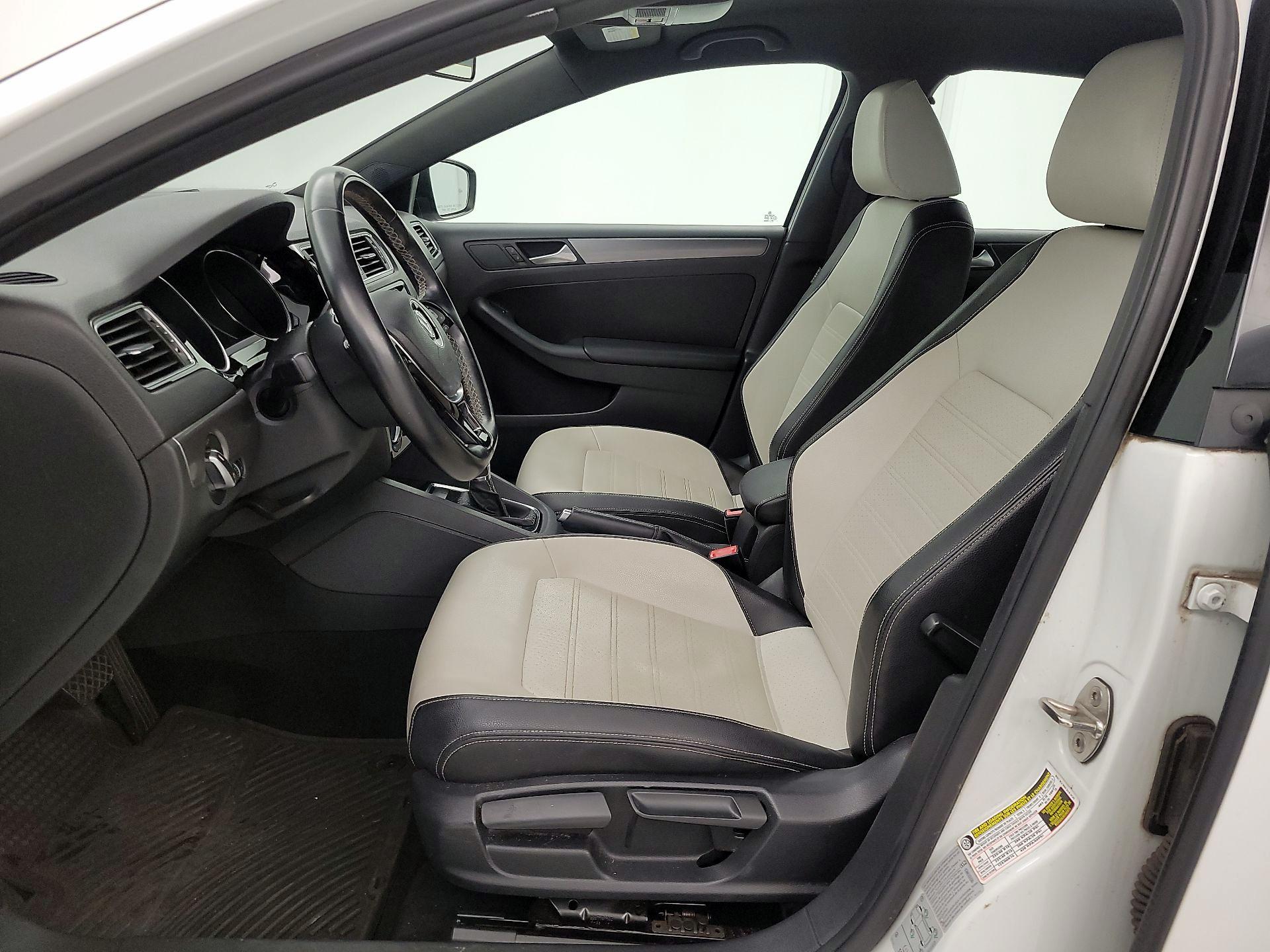 Thumbnail: 2016 Volkswagen Jetta - 11