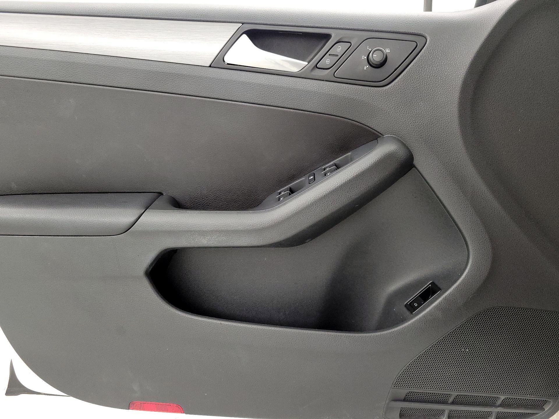 Thumbnail: 2016 Volkswagen Jetta - 12