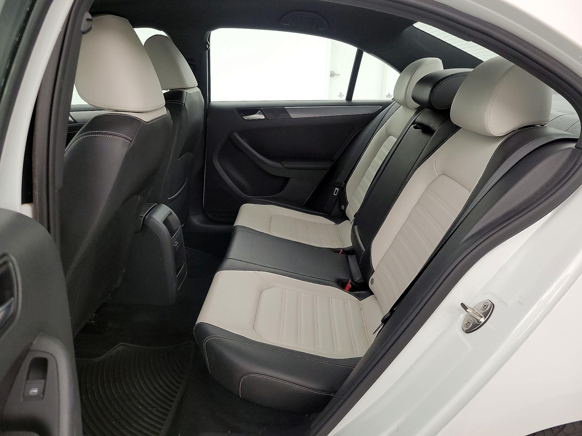 Thumbnail: 2016 Volkswagen Jetta - 20