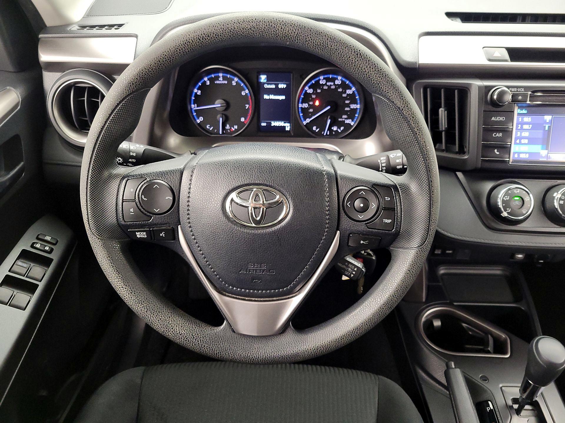 Thumbnail: 2018 Toyota RAV4 - 10