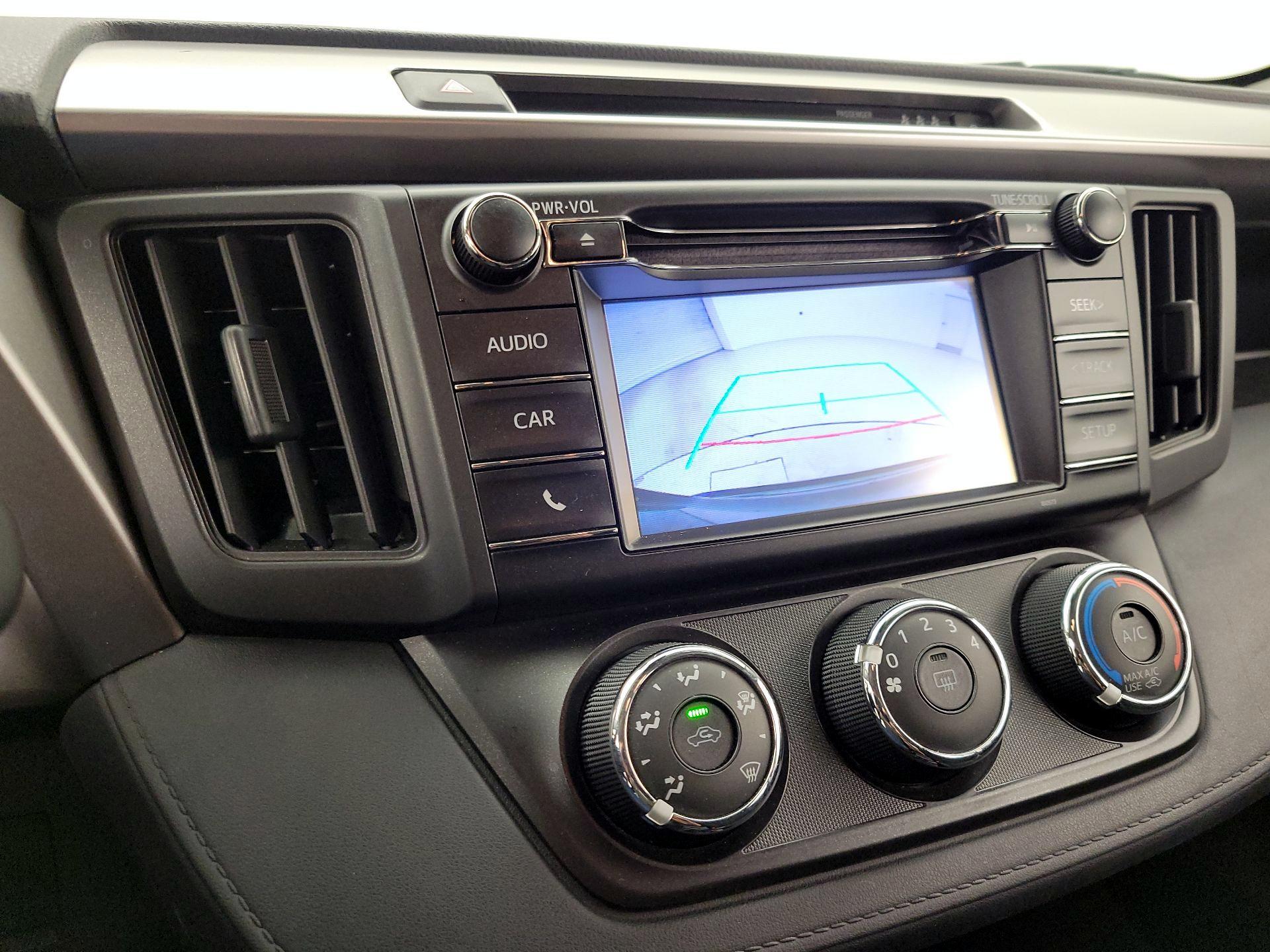 Thumbnail: 2018 Toyota RAV4 - 14