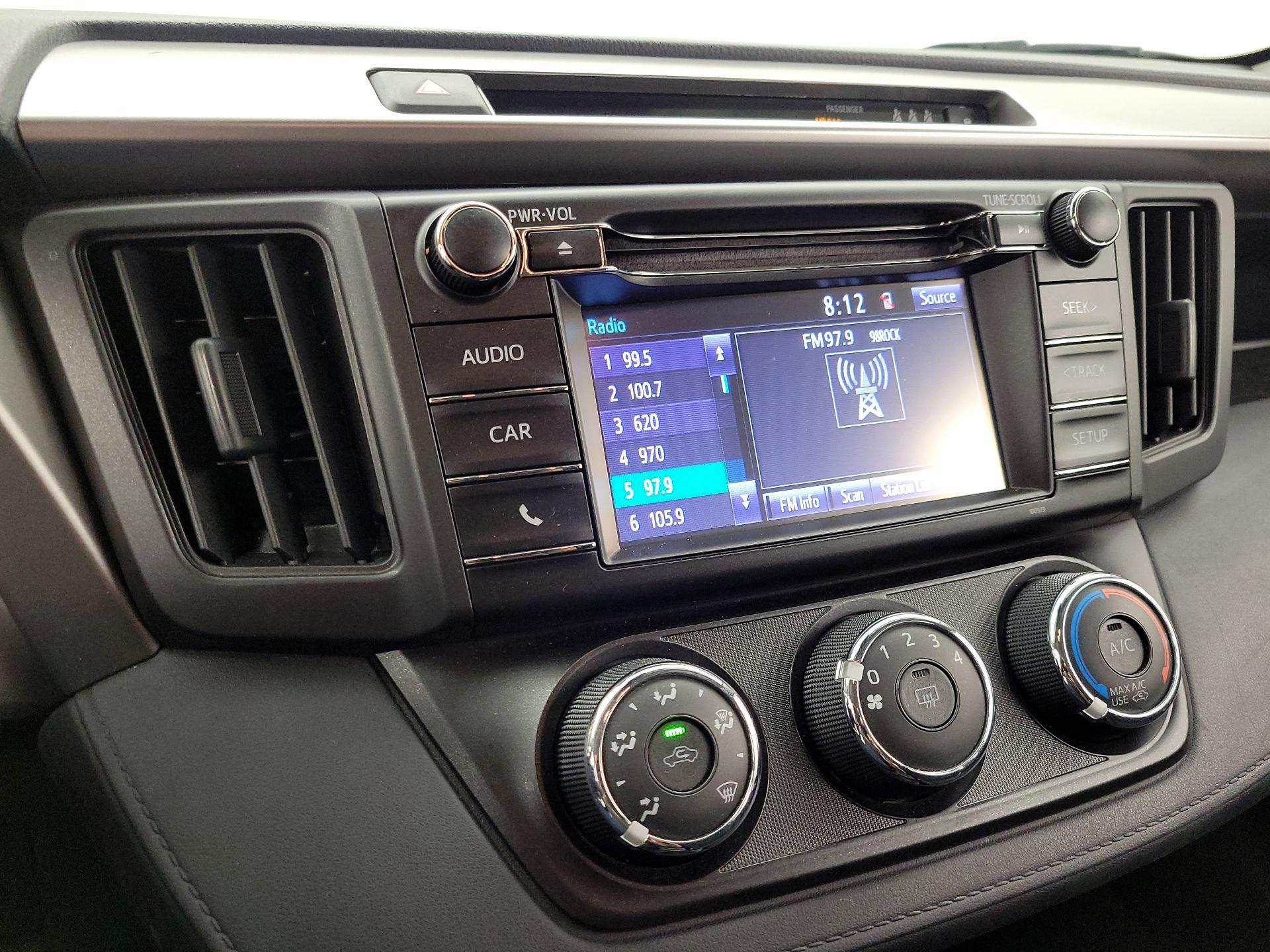 Thumbnail: 2018 Toyota RAV4 - 15
