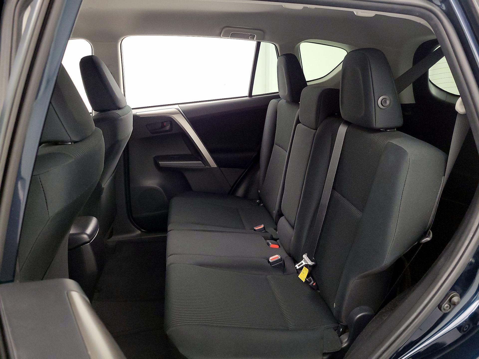 Thumbnail: 2018 Toyota RAV4 - 19
