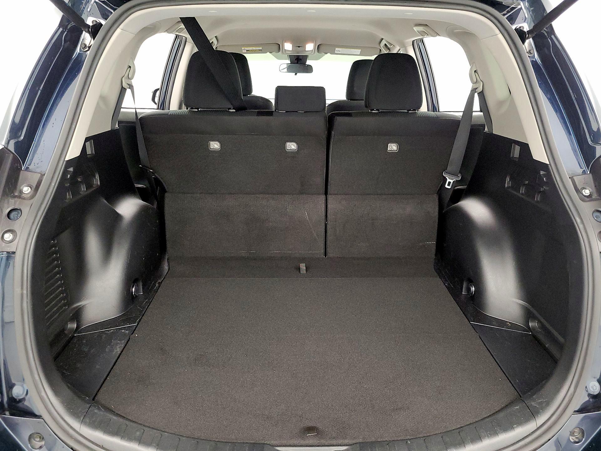 Thumbnail: 2018 Toyota RAV4 - 20