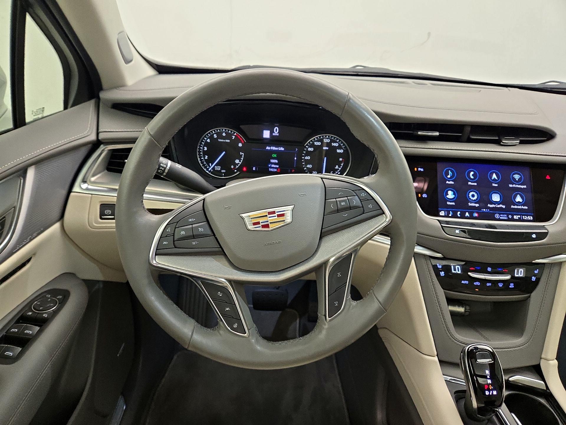 Thumbnail: 2022 Cadillac XT5 - 10