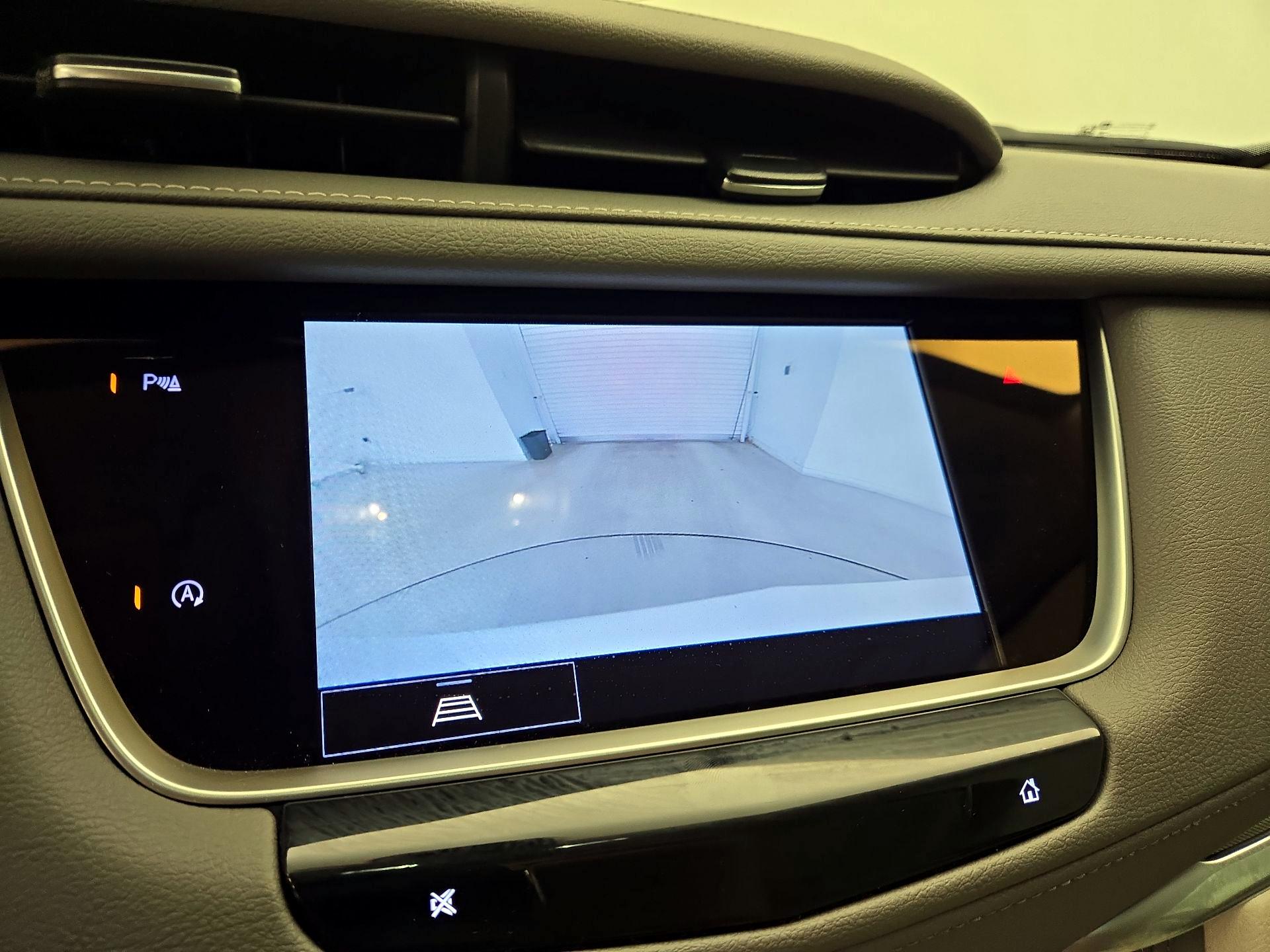 Thumbnail: 2022 Cadillac XT5 - 14