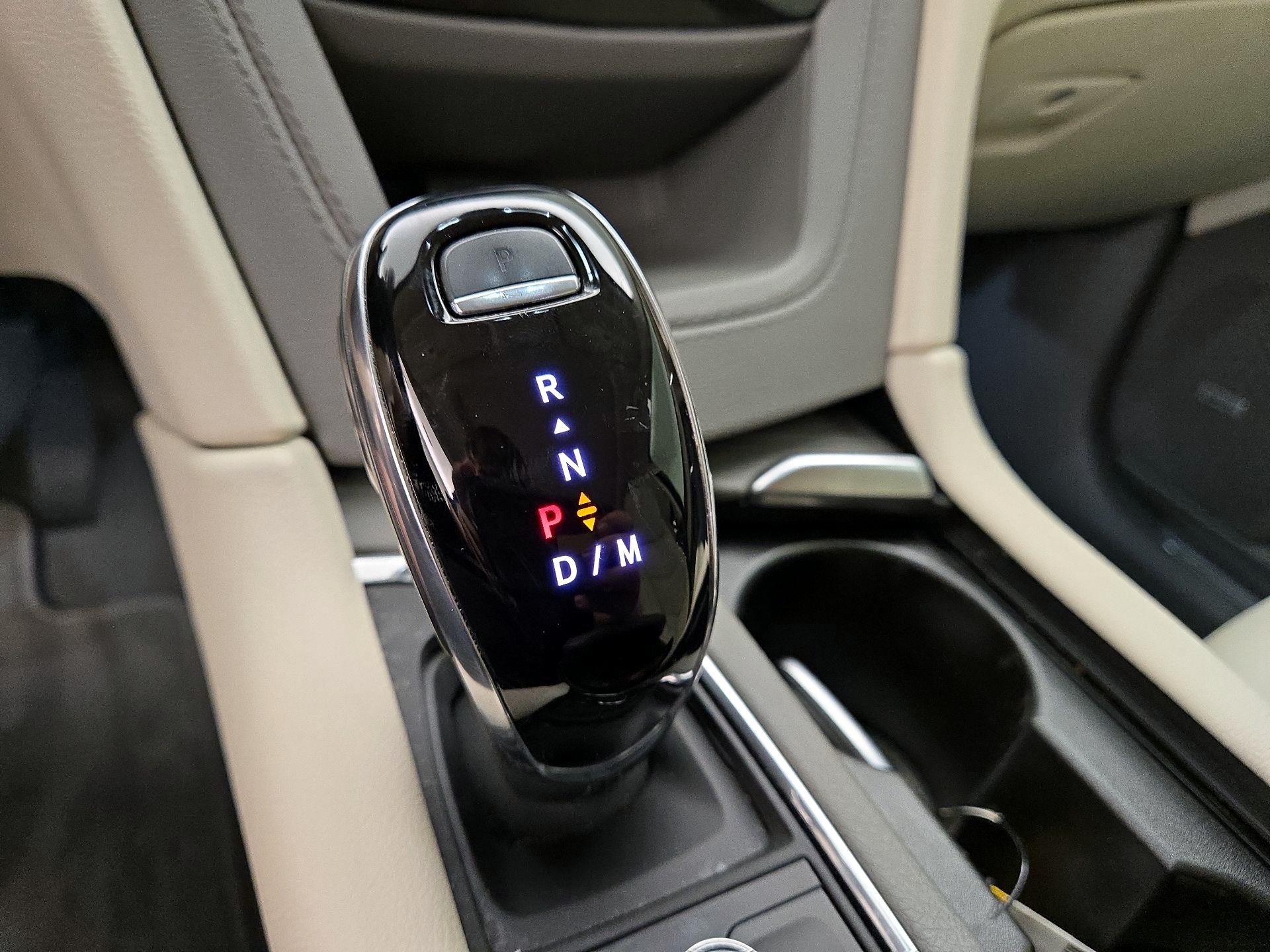 Thumbnail: 2022 Cadillac XT5 - 17