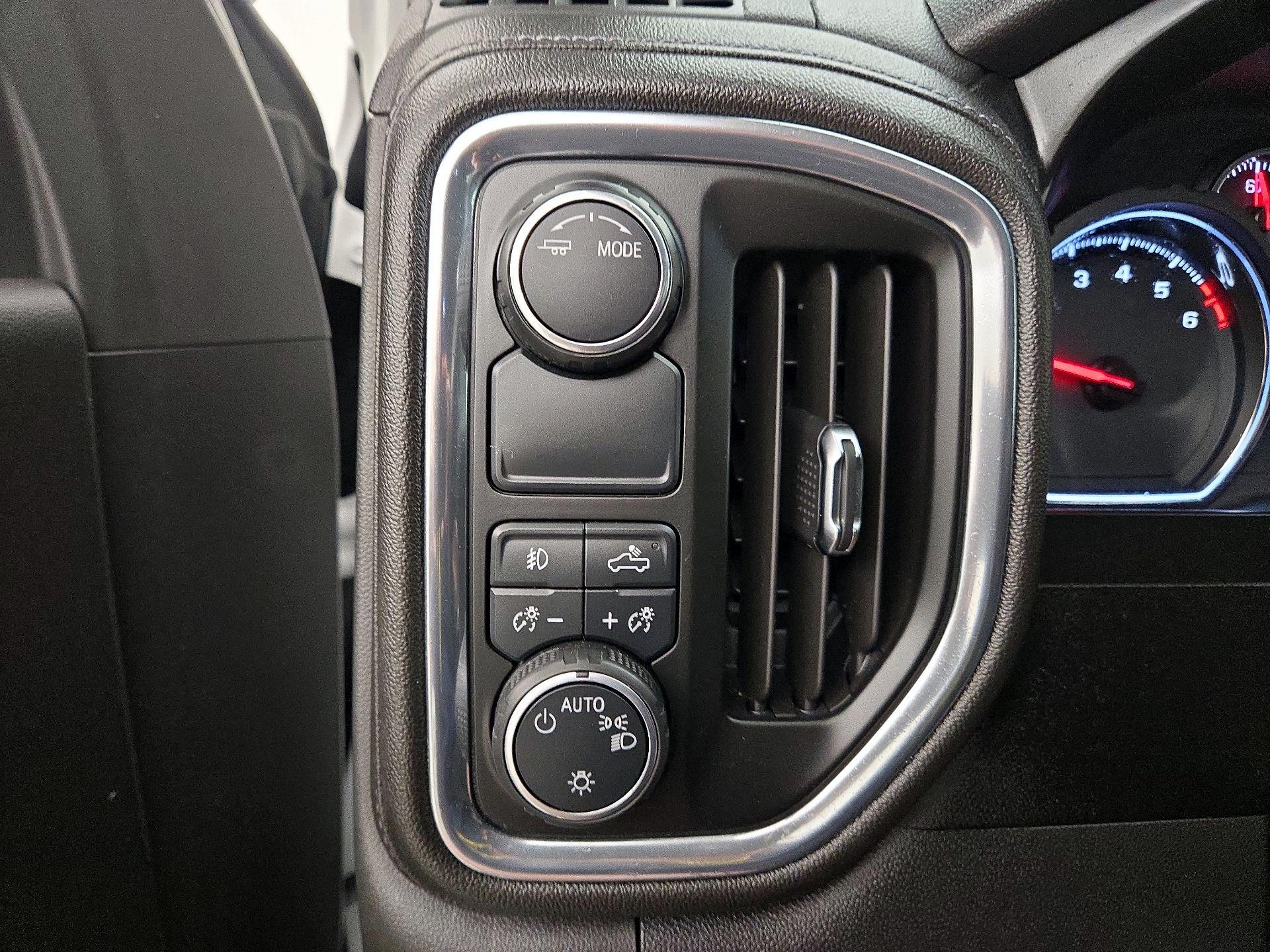 Thumbnail: 2020 Chevrolet Silverado 1500 - 13