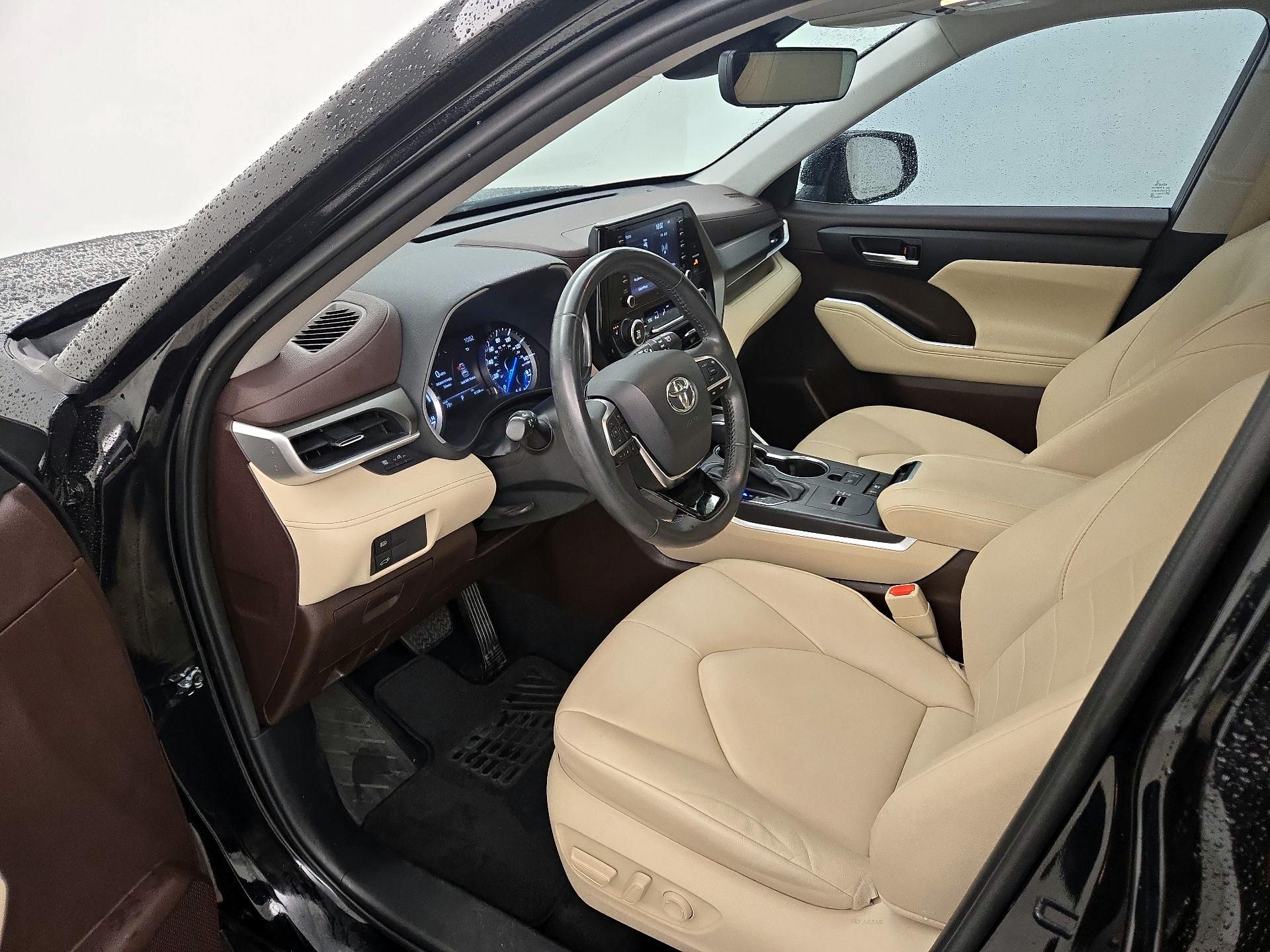 Thumbnail: 2021 Toyota Highlander - 11
