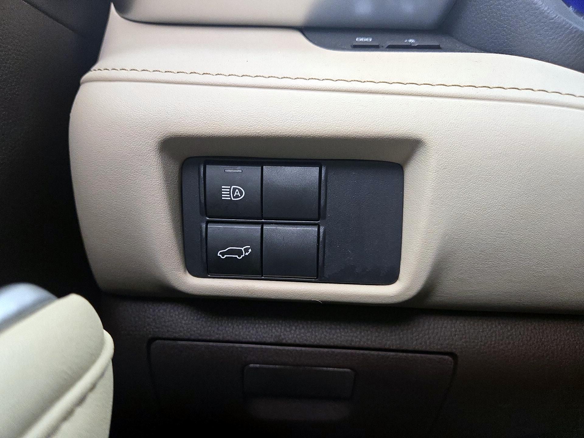 Thumbnail: 2021 Toyota Highlander - 13