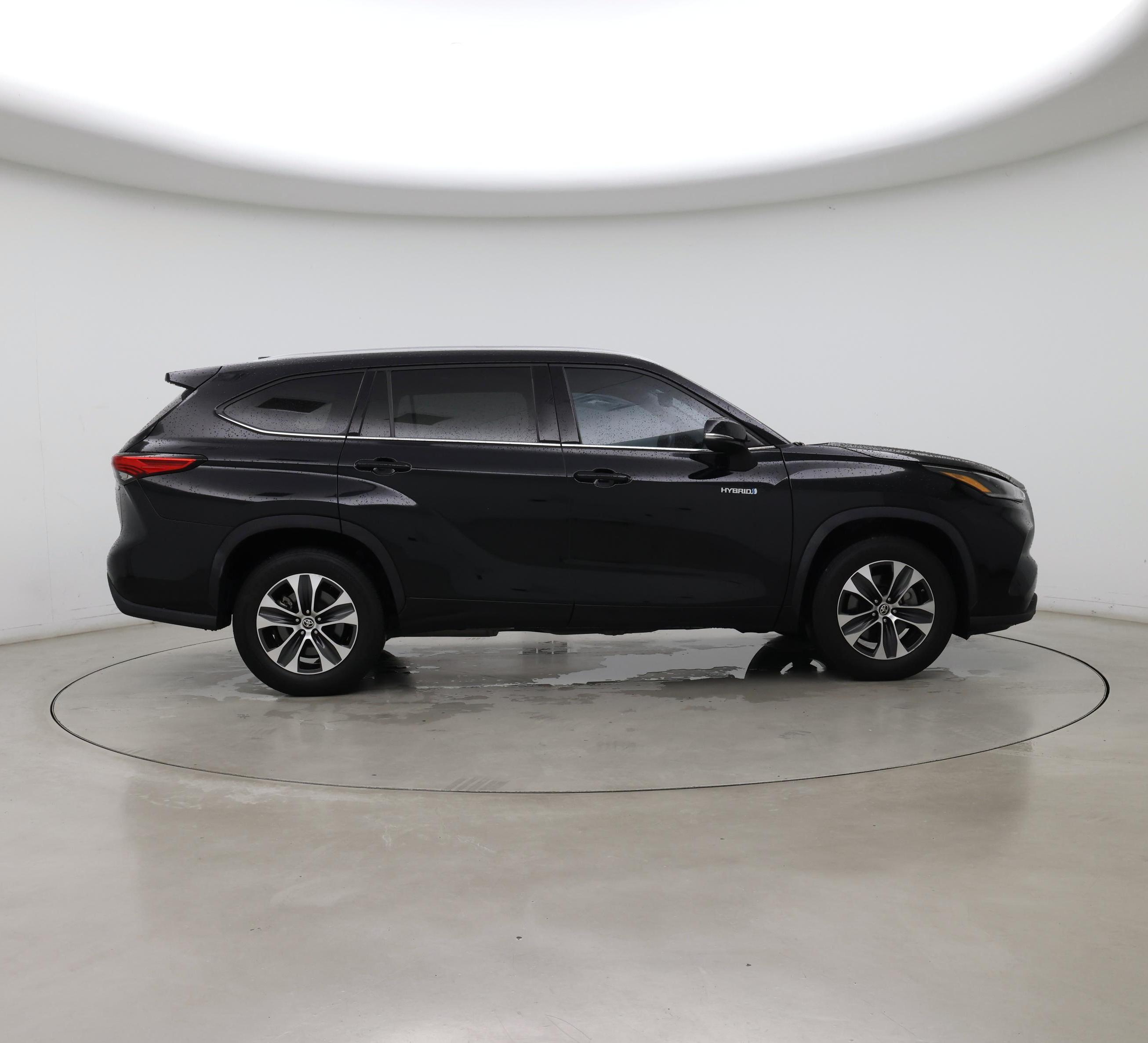Thumbnail: 2021 Toyota Highlander - 7