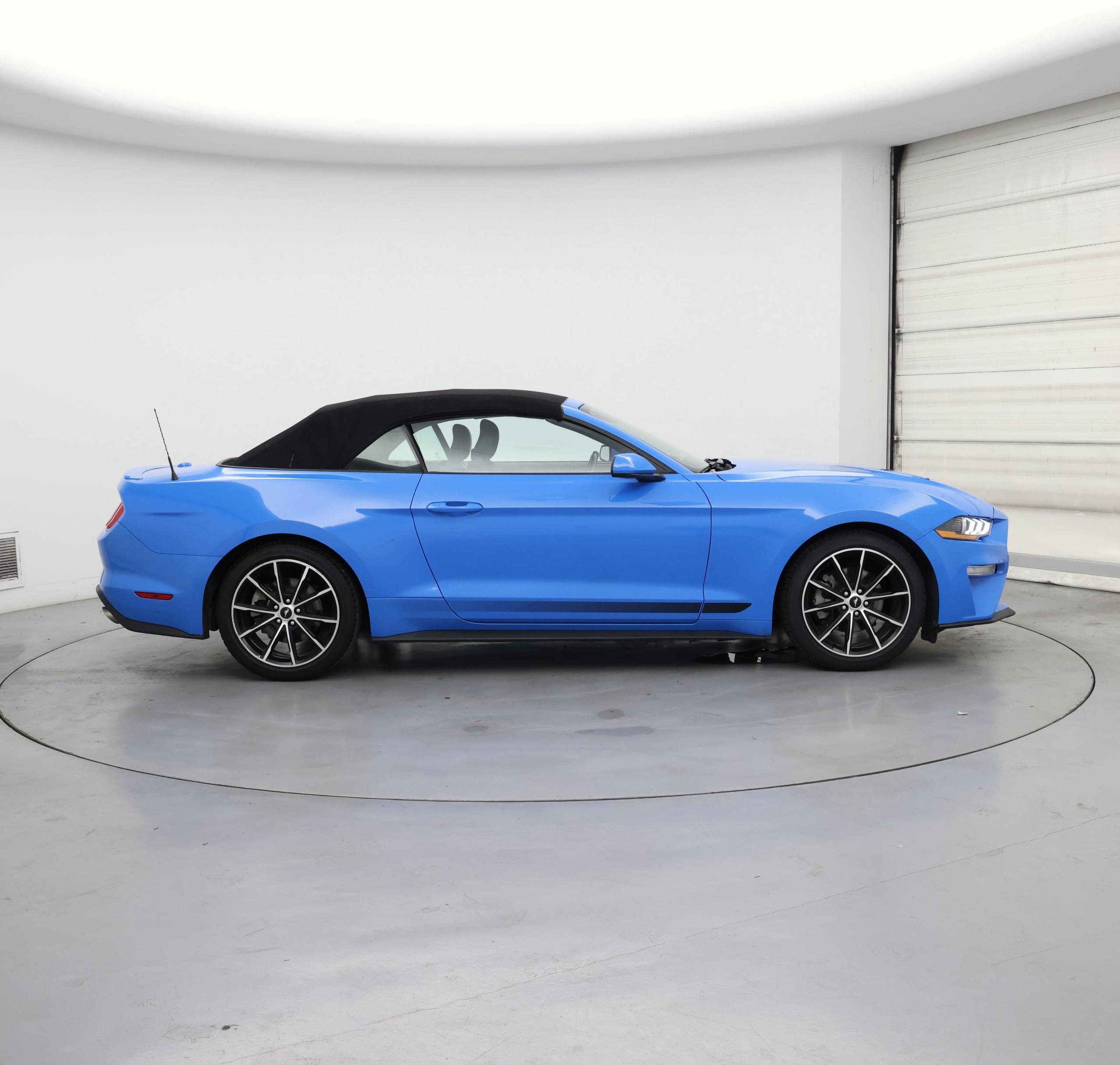 Thumbnail: 2022 Ford Mustang - 7