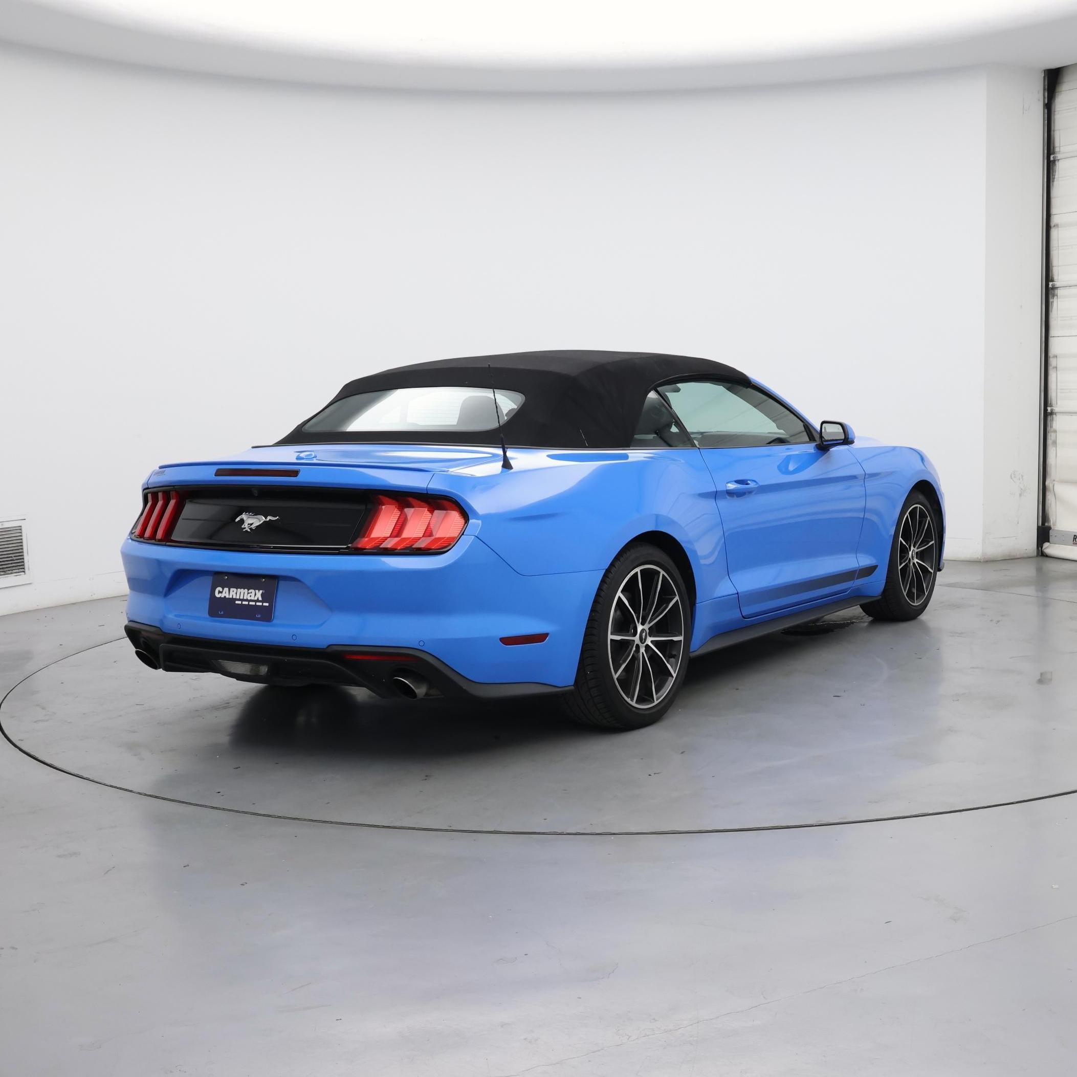 Thumbnail: 2022 Ford Mustang - 8